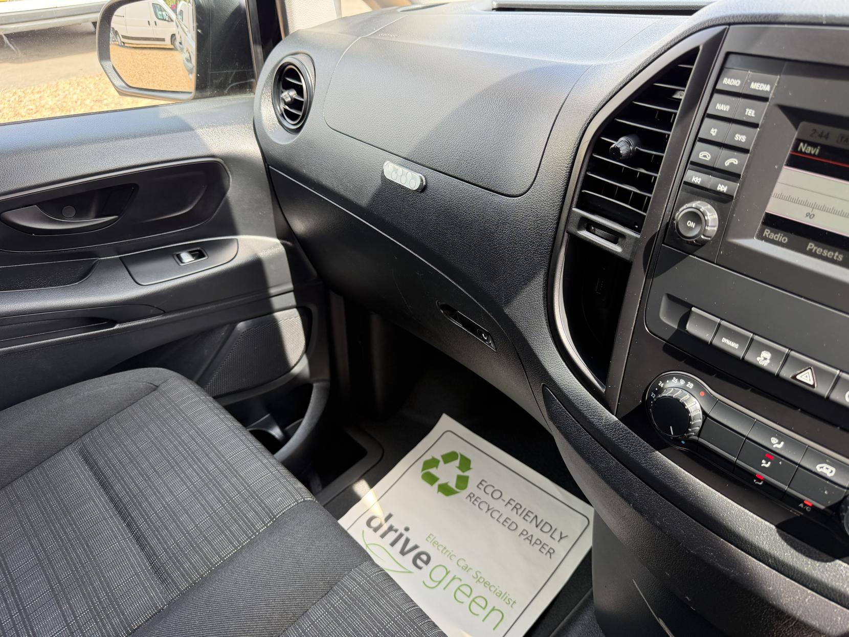 2020 Mercedes-Benz Vito 2.1 114 CDI Premium Panel Van 5dr Diesel G-Tronic+ RWD L2 Euro 6 (s/s) (136 ps) - Thumbnail 48