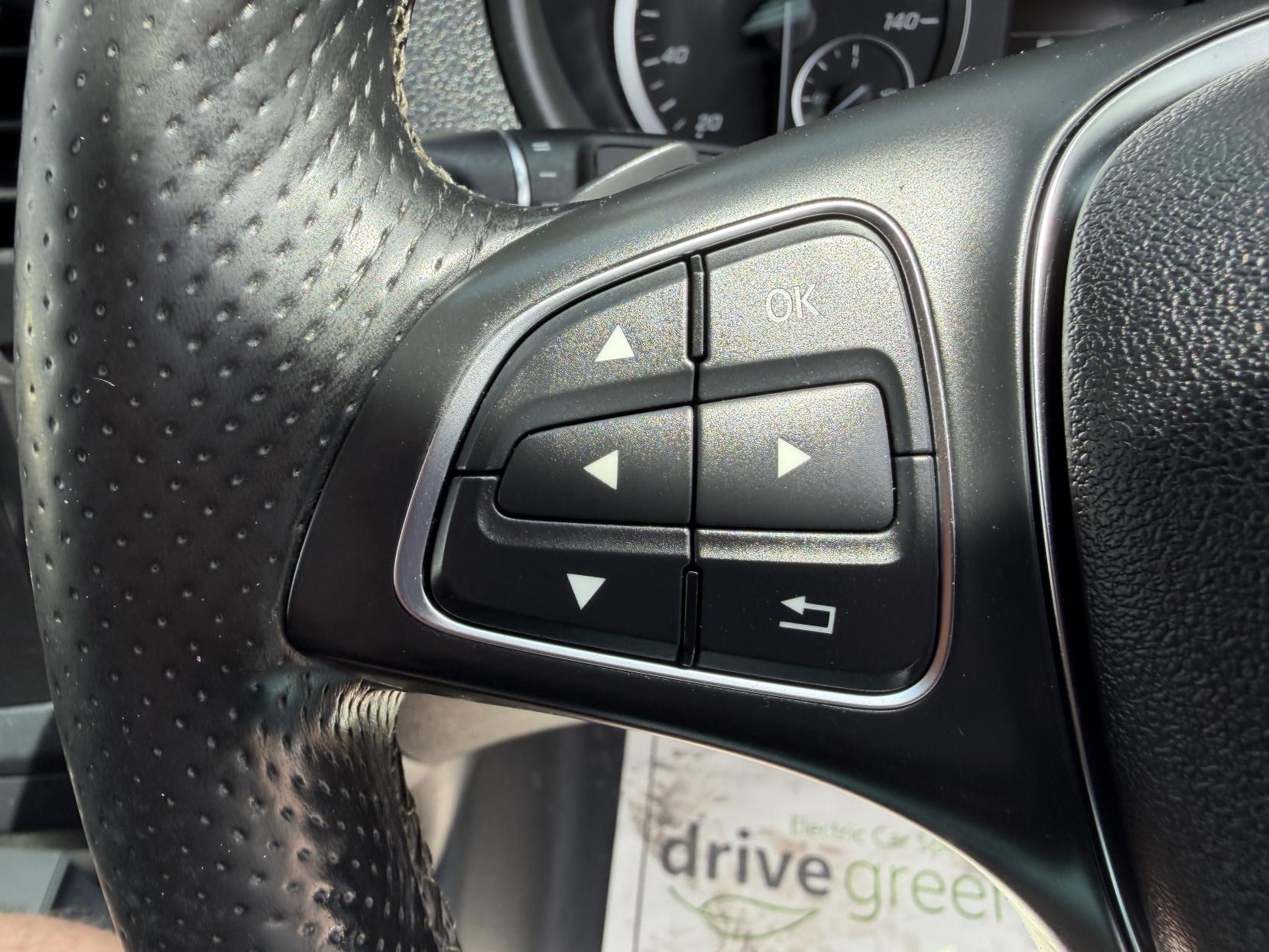 2020 Mercedes-Benz Vito 2.1 114 CDI Premium Panel Van 5dr Diesel G-Tronic+ RWD L2 Euro 6 (s/s) (136 ps) - Thumbnail 40