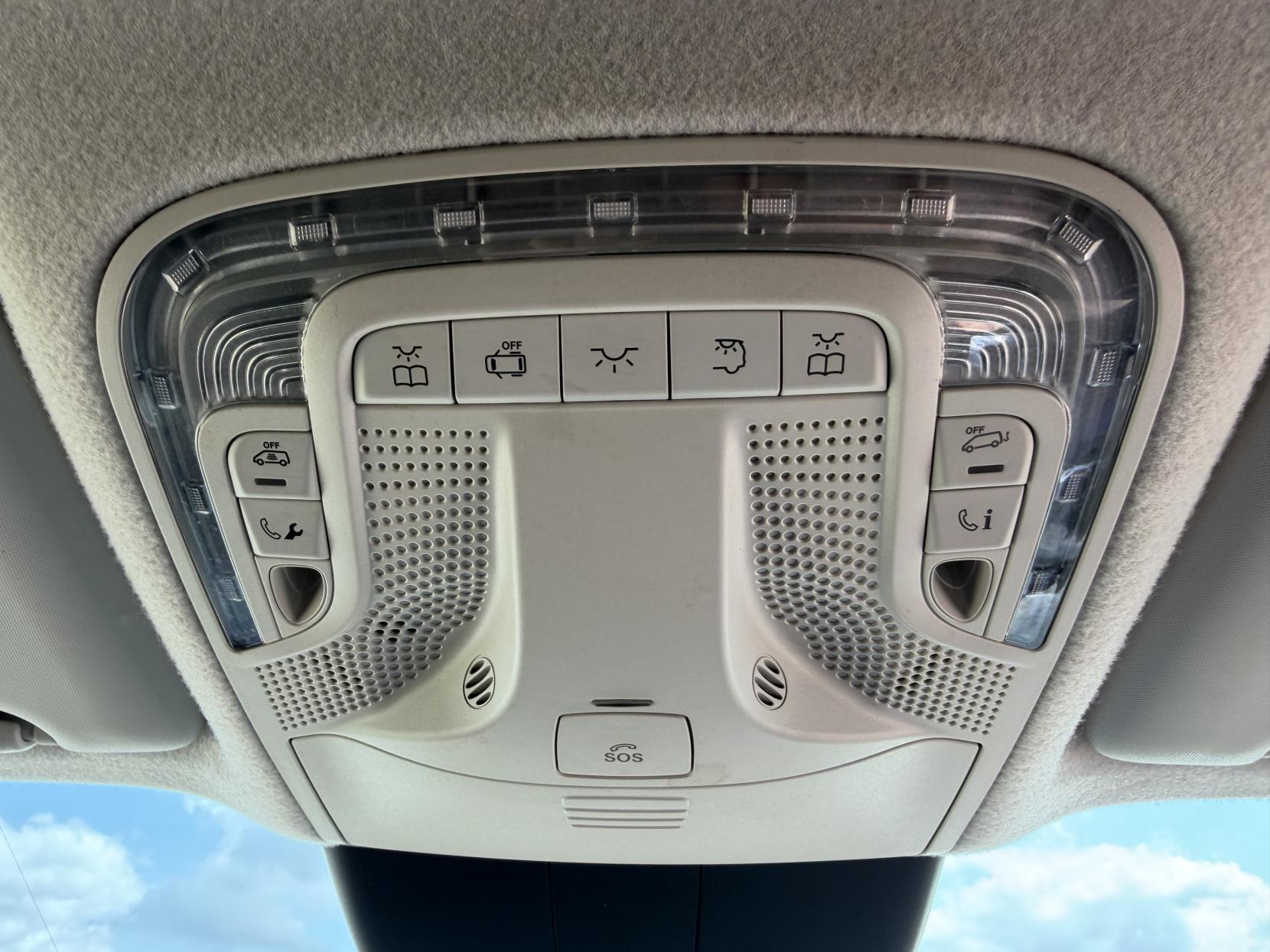 2020 Mercedes-Benz Vito 2.1 114 CDI Premium Panel Van 5dr Diesel G-Tronic+ RWD L2 Euro 6 (s/s) (136 ps) - Thumbnail 47