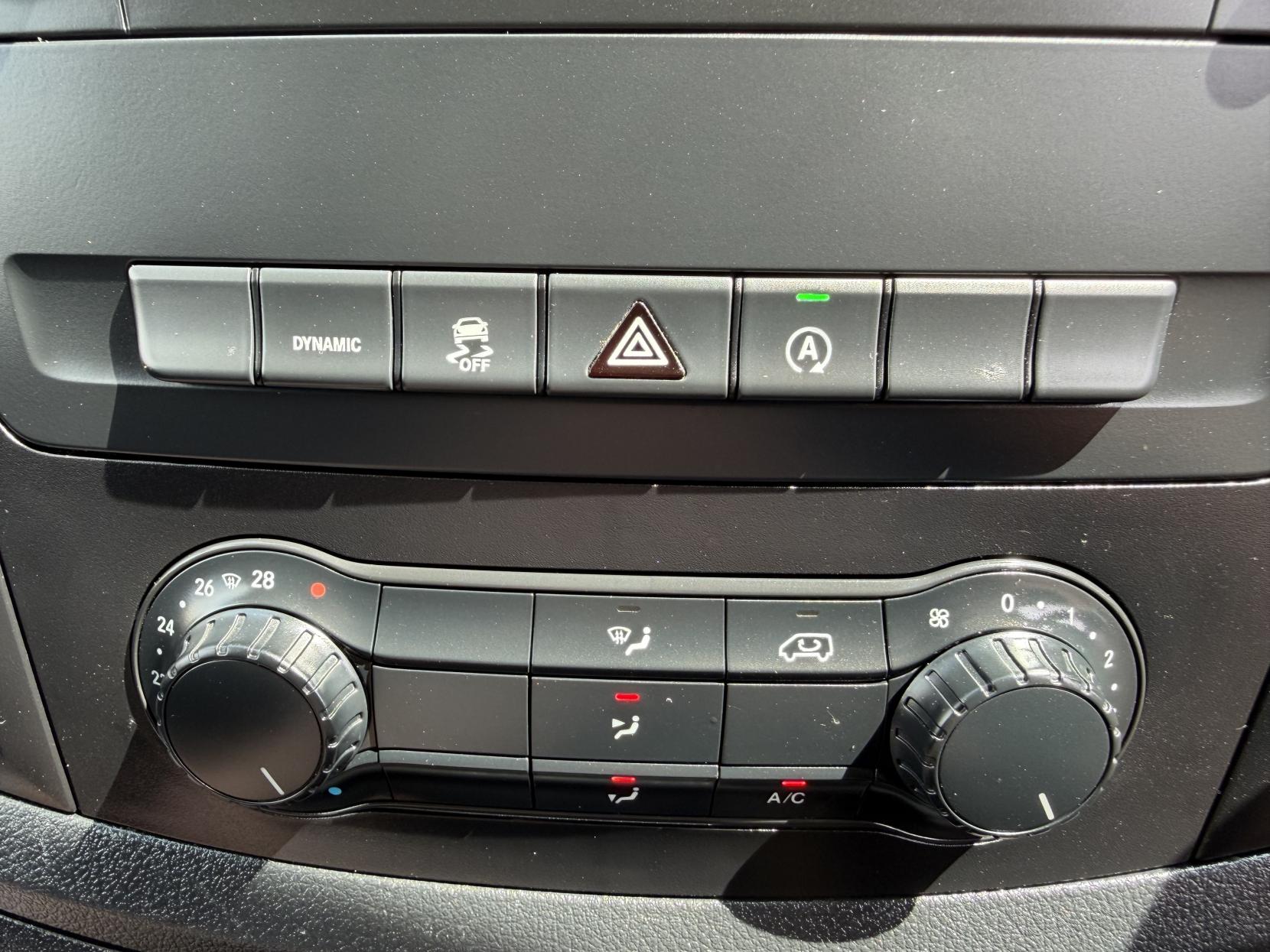 2020 Mercedes-Benz Vito 2.1 114 CDI Premium Panel Van 5dr Diesel G-Tronic+ RWD L2 Euro 6 (s/s) (136 ps) - Thumbnail 44