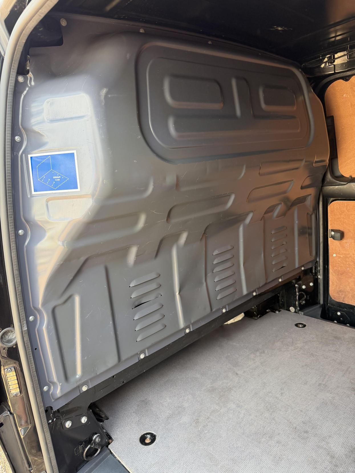 2020 Mercedes-Benz Vito 2.1 114 CDI Premium Panel Van 5dr Diesel G-Tronic+ RWD L2 Euro 6 (s/s) (136 ps) - Thumbnail 23