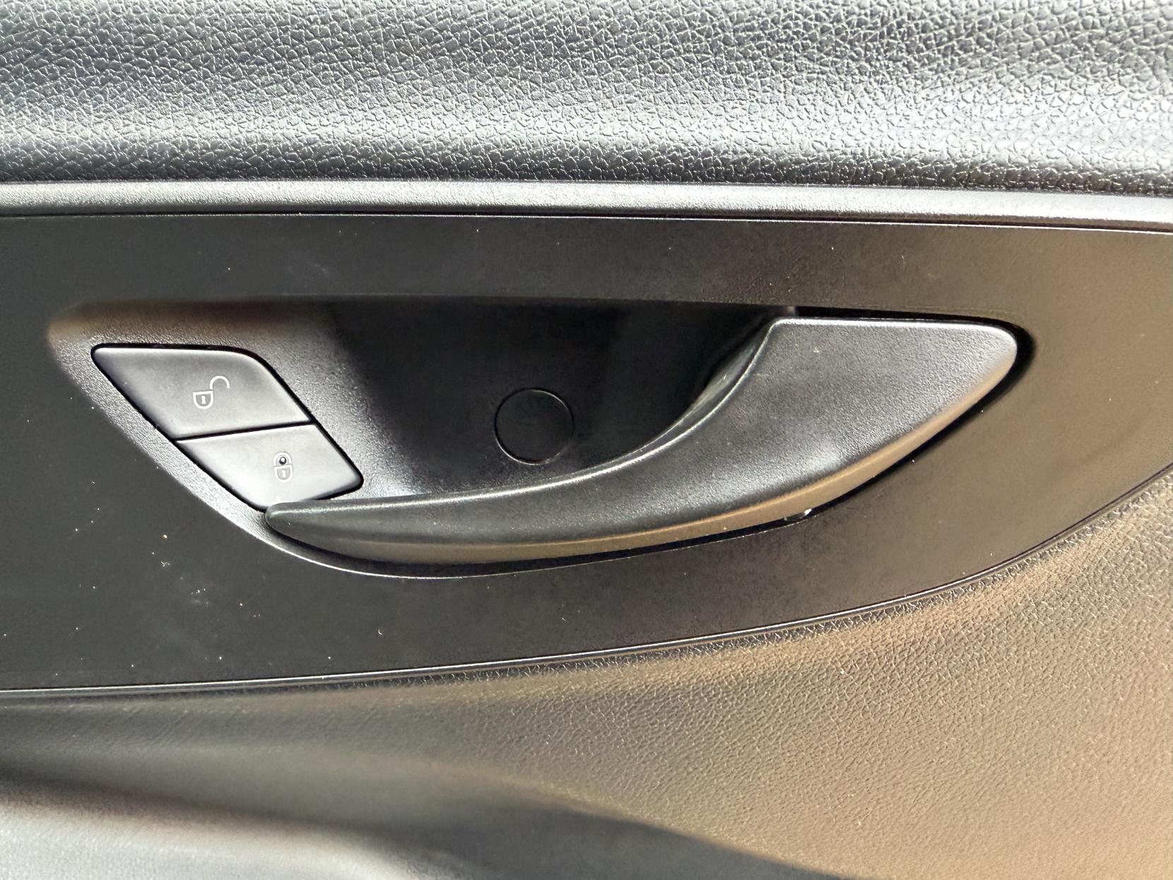 Mercedes-Benz Sprinter 2.0 315 CDI Progressive Panel Van 5dr Diesel G-Tronic RWD L2 H2 Euro 6 (s/s) (150 ps)