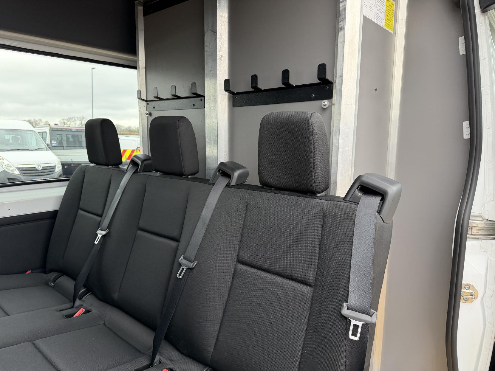 Mercedes-Benz Sprinter 2.0 315 CDI Progressive Panel Van 5dr Diesel G-Tronic RWD L2 H2 Euro 6 (s/s) (150 ps)