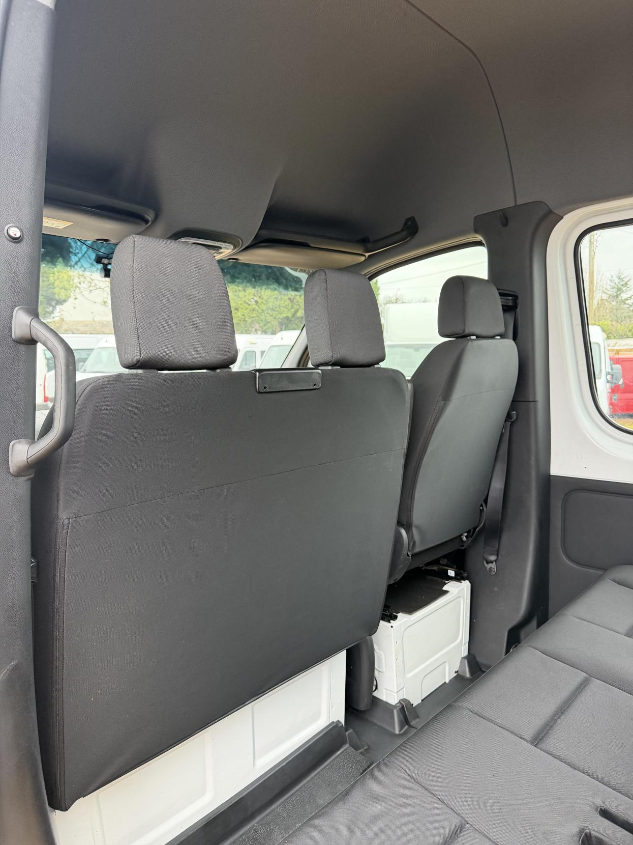 Mercedes-Benz Sprinter 2.0 315 CDI Progressive Panel Van 5dr Diesel G-Tronic RWD L2 H2 Euro 6 (s/s) (150 ps)