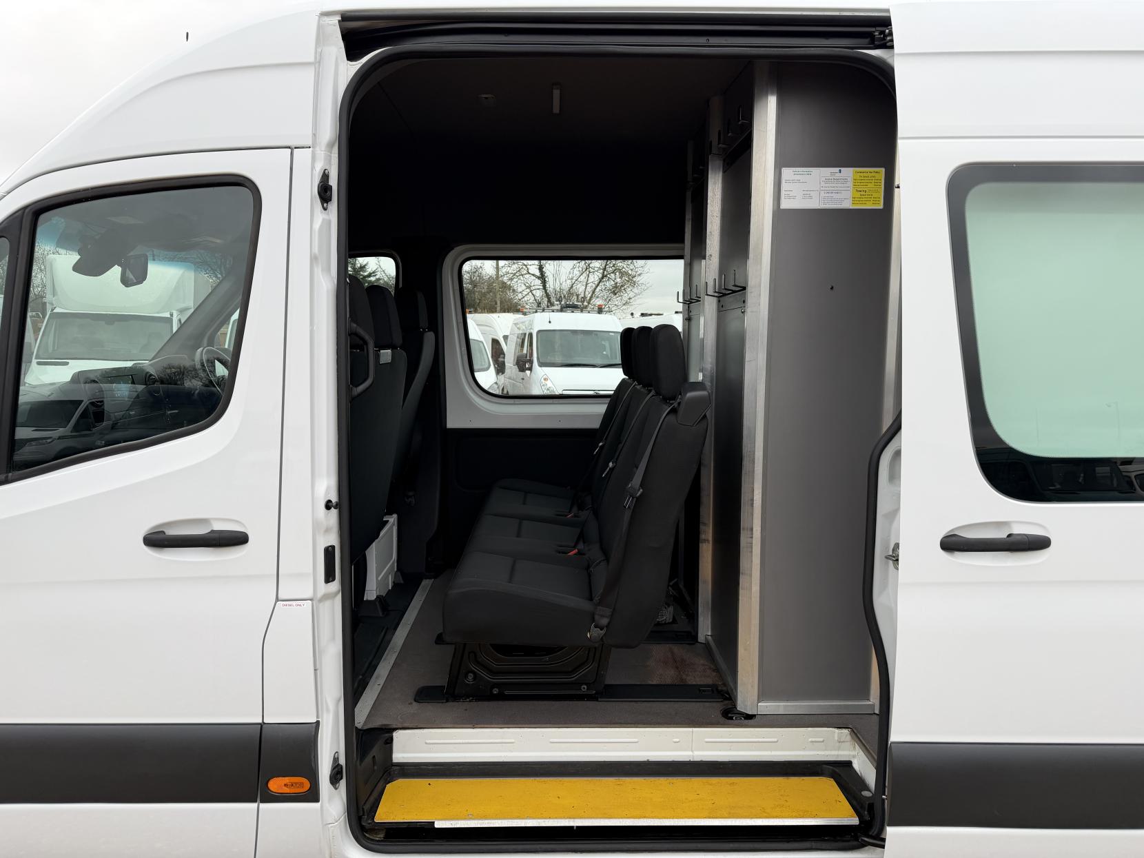 Mercedes-Benz Sprinter 2.0 315 CDI Progressive Panel Van 5dr Diesel G-Tronic RWD L2 H2 Euro 6 (s/s) (150 ps)