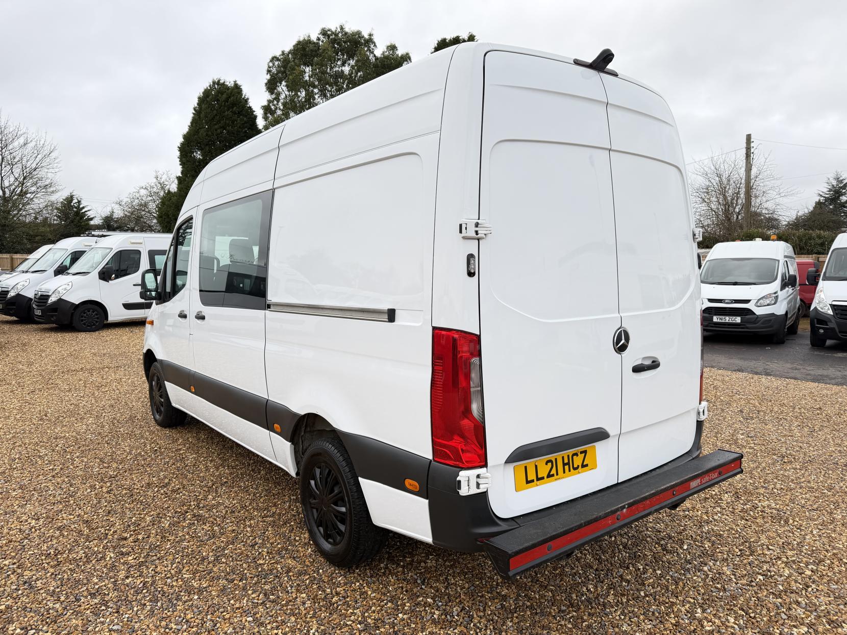 Mercedes-Benz Sprinter 2.0 315 CDI Progressive Panel Van 5dr Diesel G-Tronic RWD L2 H2 Euro 6 (s/s) (150 ps)