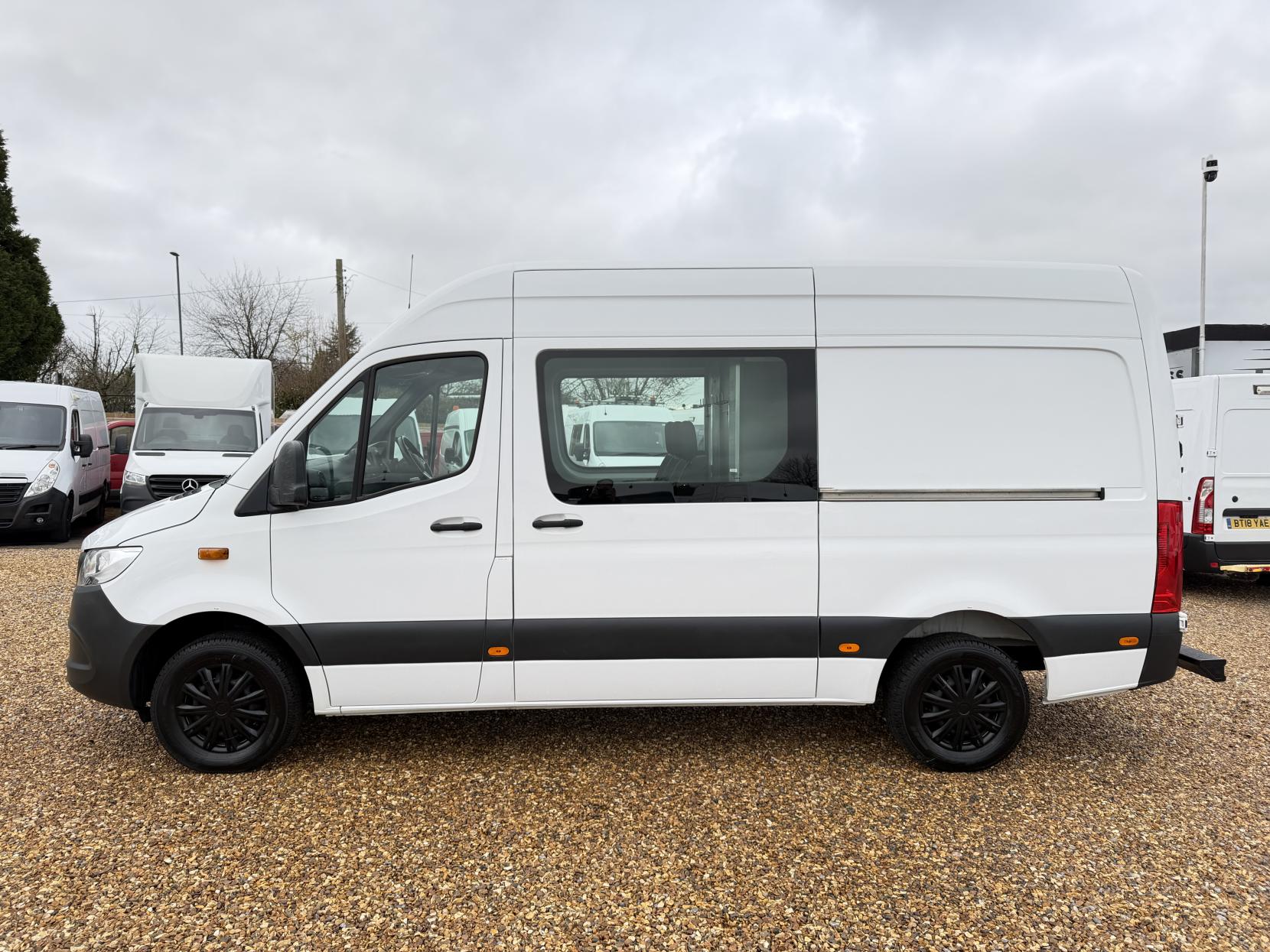 Mercedes-Benz Sprinter 2.0 315 CDI Progressive Panel Van 5dr Diesel G-Tronic RWD L2 H2 Euro 6 (s/s) (150 ps)