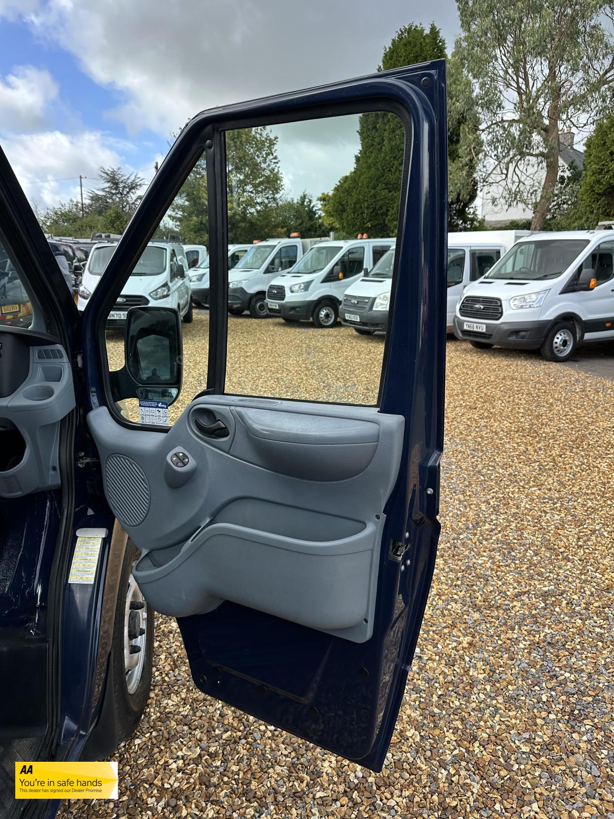 Ford Transit 2.2 TDCi 350 Panel Van 3dr Diesel Manual FWD L2 H3 (209 g/km, 123 bhp)
