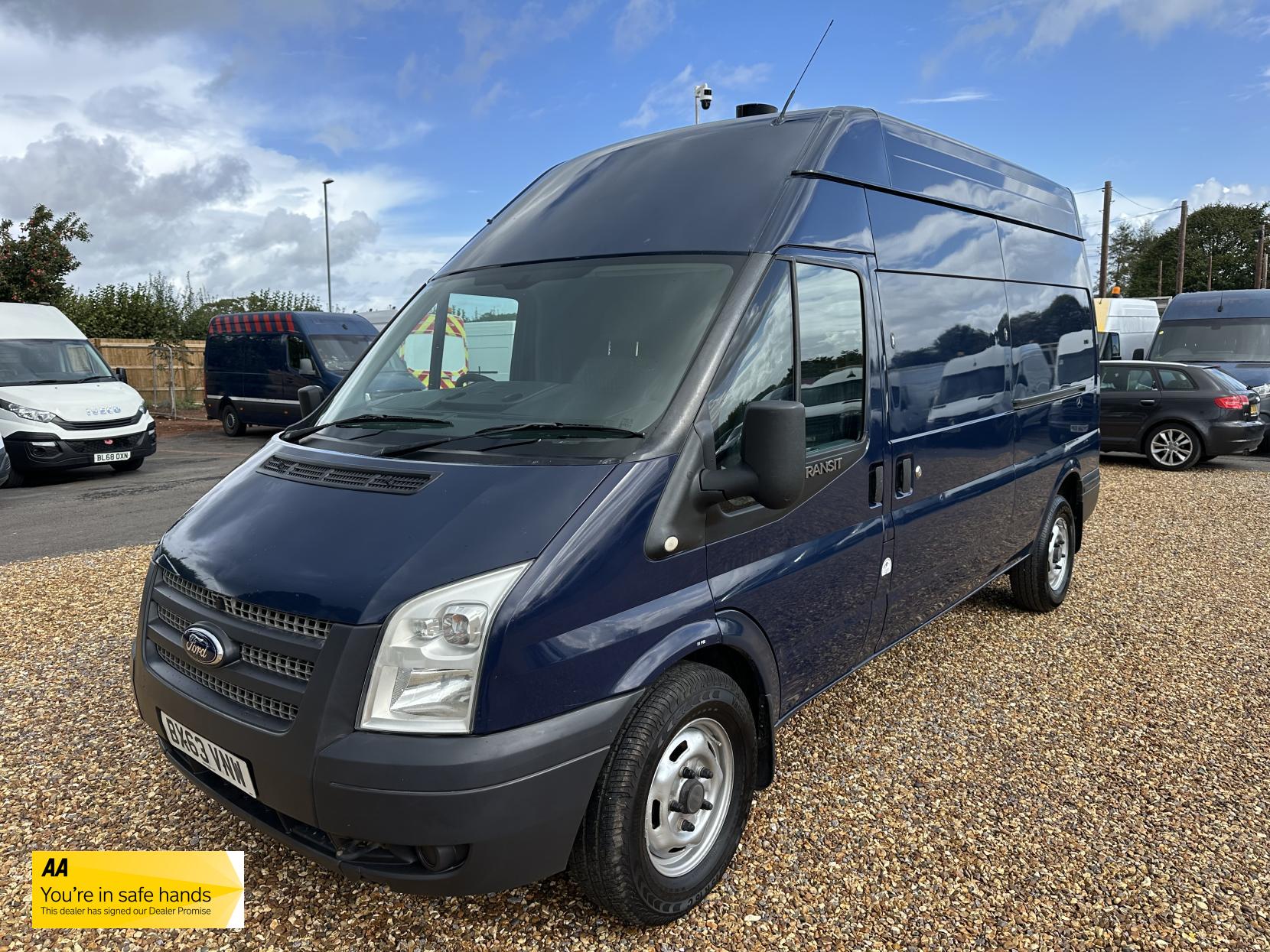 Ford Transit 2.2 TDCi 350 Panel Van 3dr Diesel Manual FWD L2 H3 (209 g/km, 123 bhp)