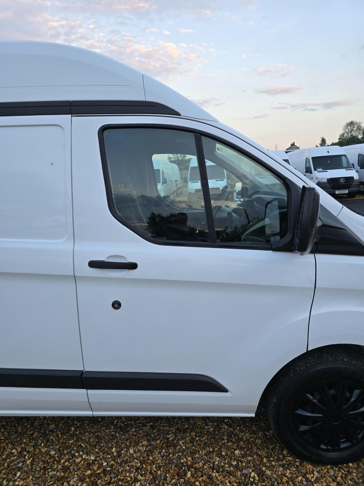 Ford Transit Custom 2.2 TDCi 270 Trend Panel Van 5dr Diesel Manual L1 H1 (186 g/km, 123 bhp)