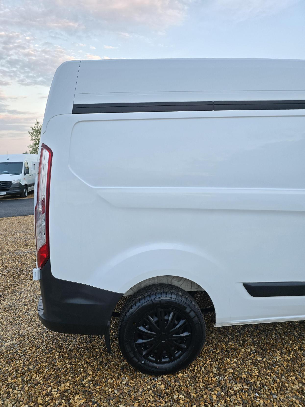 Ford Transit Custom 2.2 TDCi 270 Trend Panel Van 5dr Diesel Manual L1 H1 (186 g/km, 123 bhp)