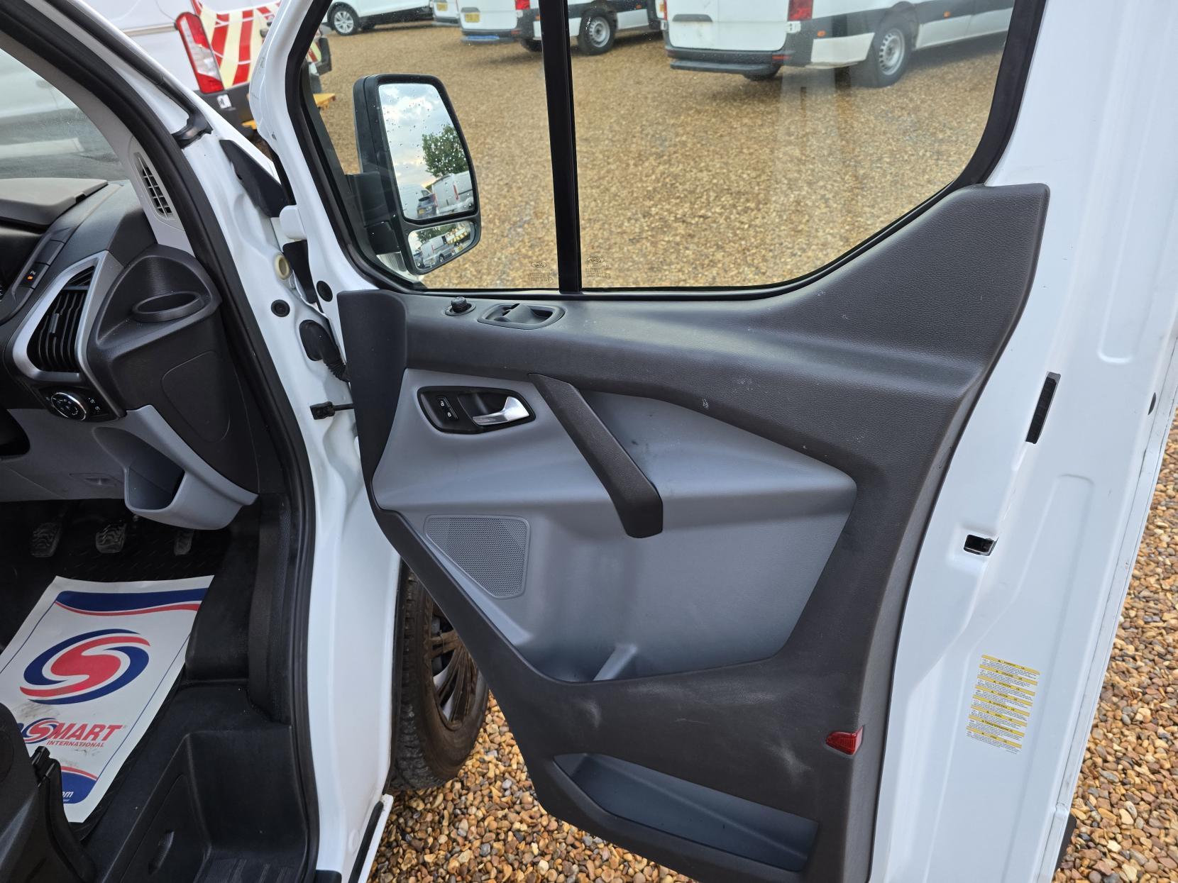 Ford Transit Custom 2.2 TDCi 270 Trend Panel Van 5dr Diesel Manual L1 H1 (186 g/km, 123 bhp)
