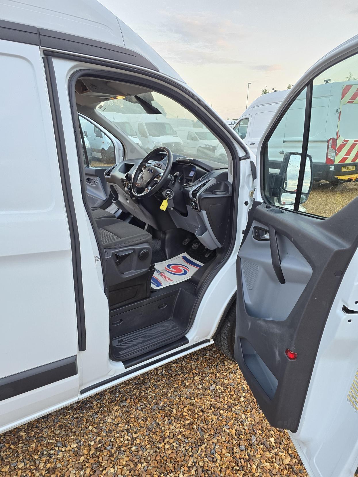 Ford Transit Custom 2.2 TDCi 270 Trend Panel Van 5dr Diesel Manual L1 H1 (186 g/km, 123 bhp)
