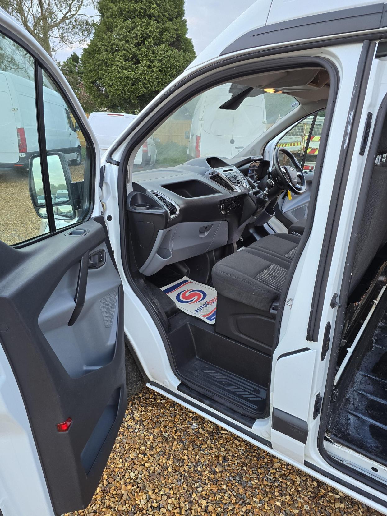 Ford Transit Custom 2.2 TDCi 270 Trend Panel Van 5dr Diesel Manual L1 H1 (186 g/km, 123 bhp)