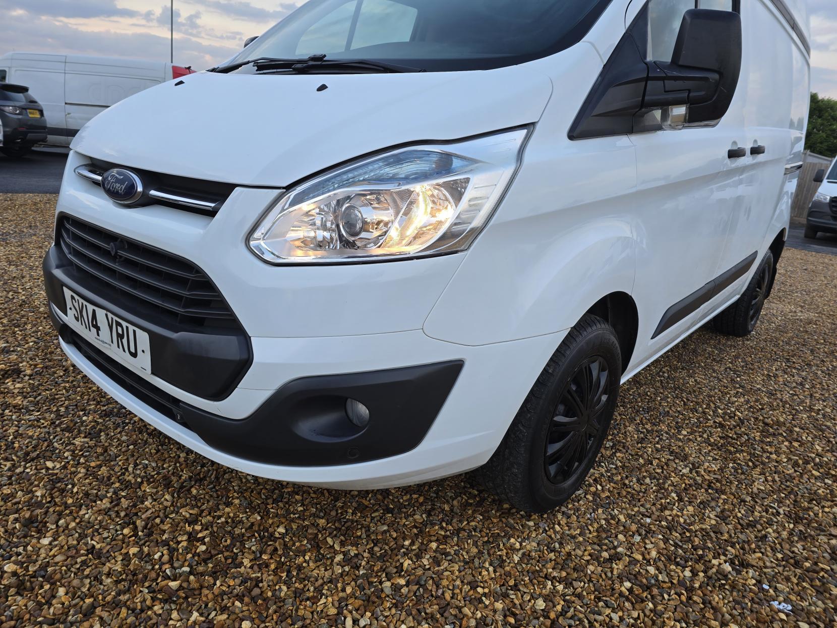 Ford Transit Custom 2.2 TDCi 270 Trend Panel Van 5dr Diesel Manual L1 H1 (186 g/km, 123 bhp)