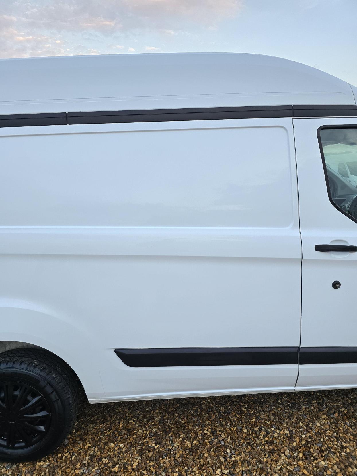 Ford Transit Custom 2.2 TDCi 270 Trend Panel Van 5dr Diesel Manual L1 H1 (186 g/km, 123 bhp)