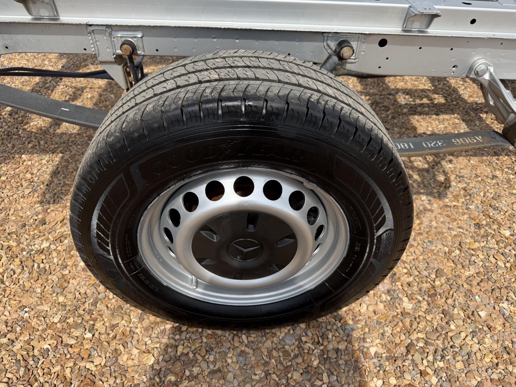 2014 Mercedes-Benz Sprinter 2.1 313 CDI Chassis Cab 2dr Diesel Manual RWD L2 (129 bhp) - Thumbnail 41