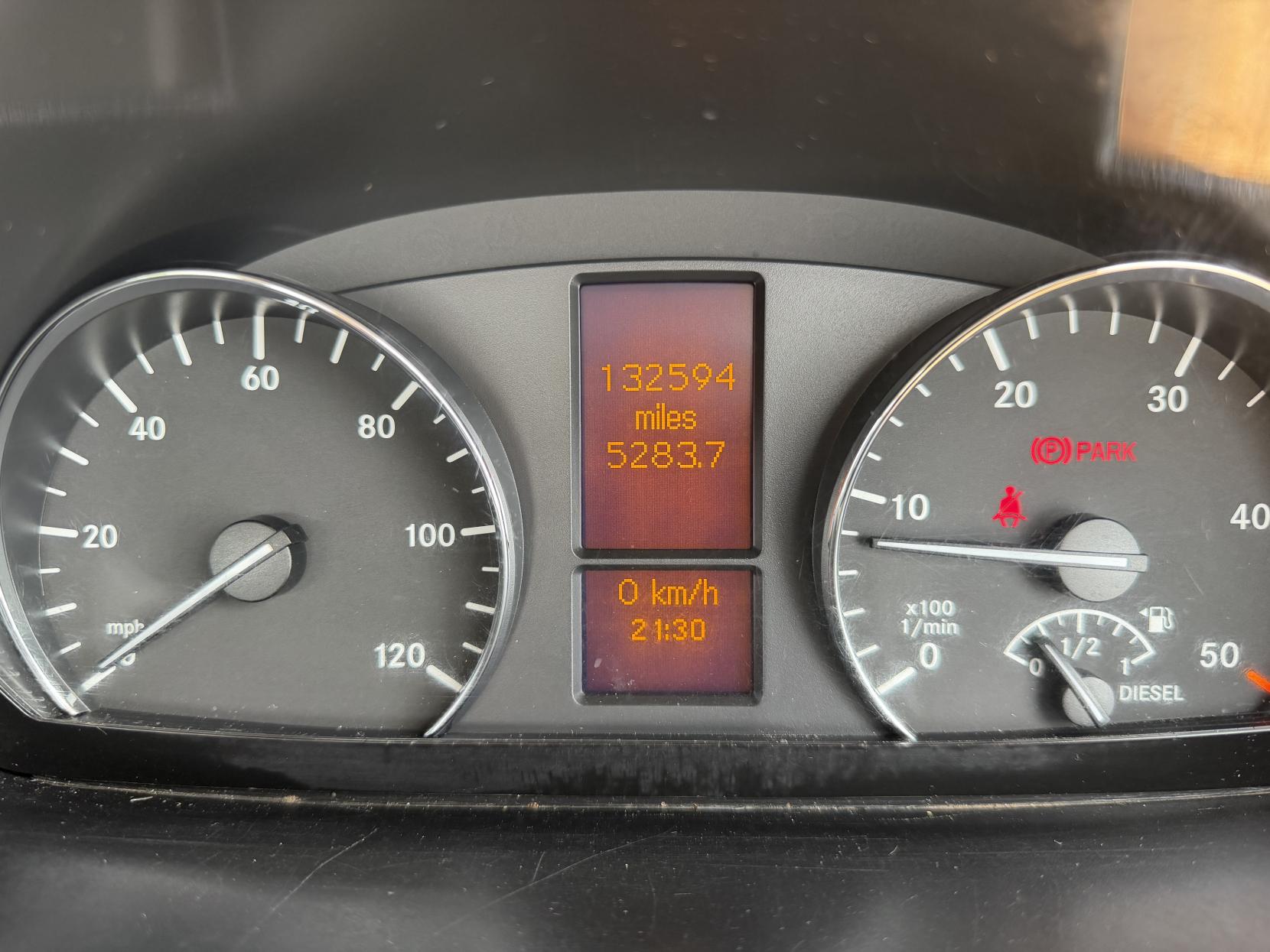 2014 Mercedes-Benz Sprinter 2.1 313 CDI Chassis Cab 2dr Diesel Manual RWD L2 (129 bhp) - Thumbnail 32
