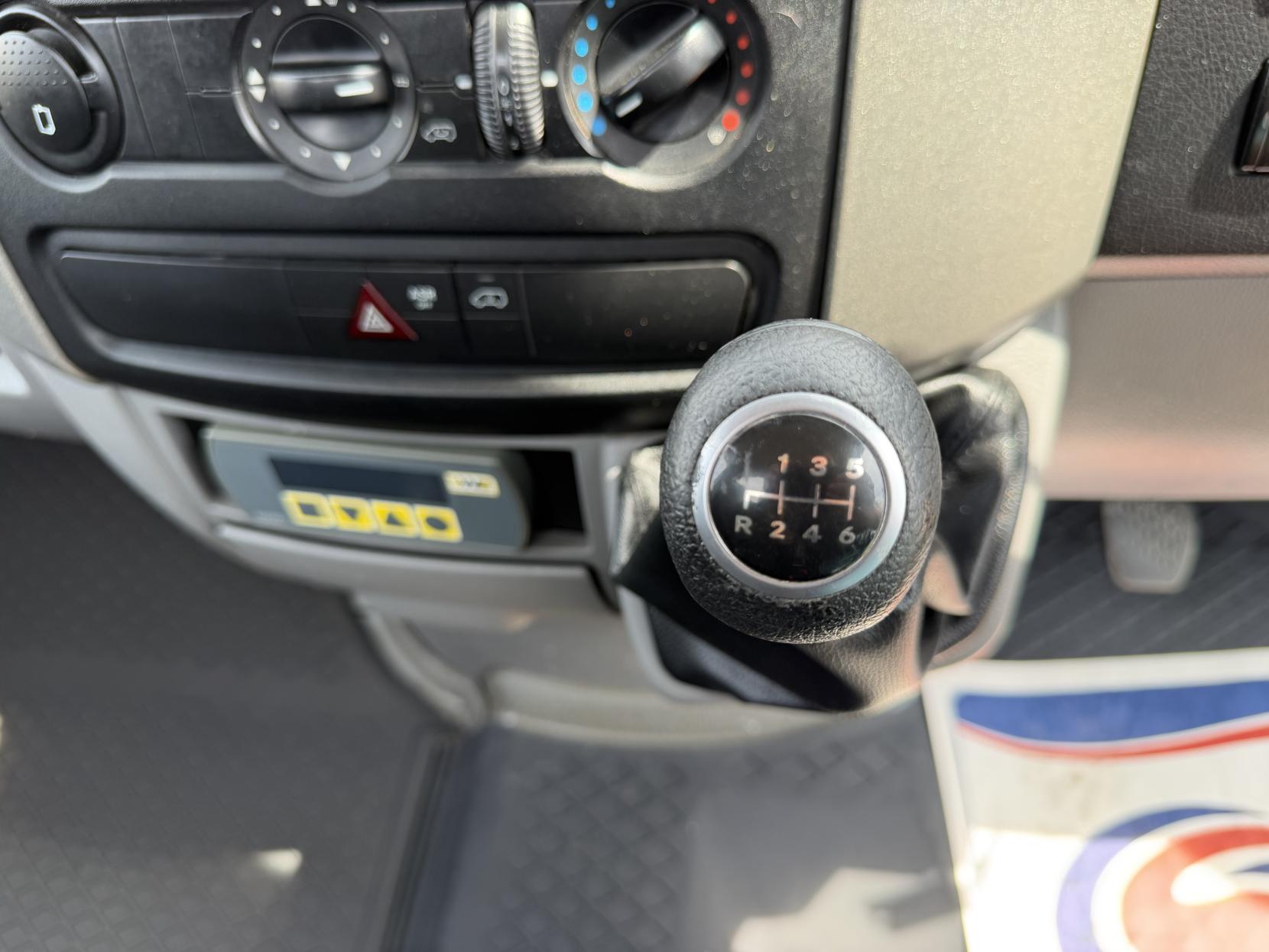 2014 Mercedes-Benz Sprinter 2.1 313 CDI Chassis Cab 2dr Diesel Manual RWD L2 (129 bhp) - Thumbnail 33
