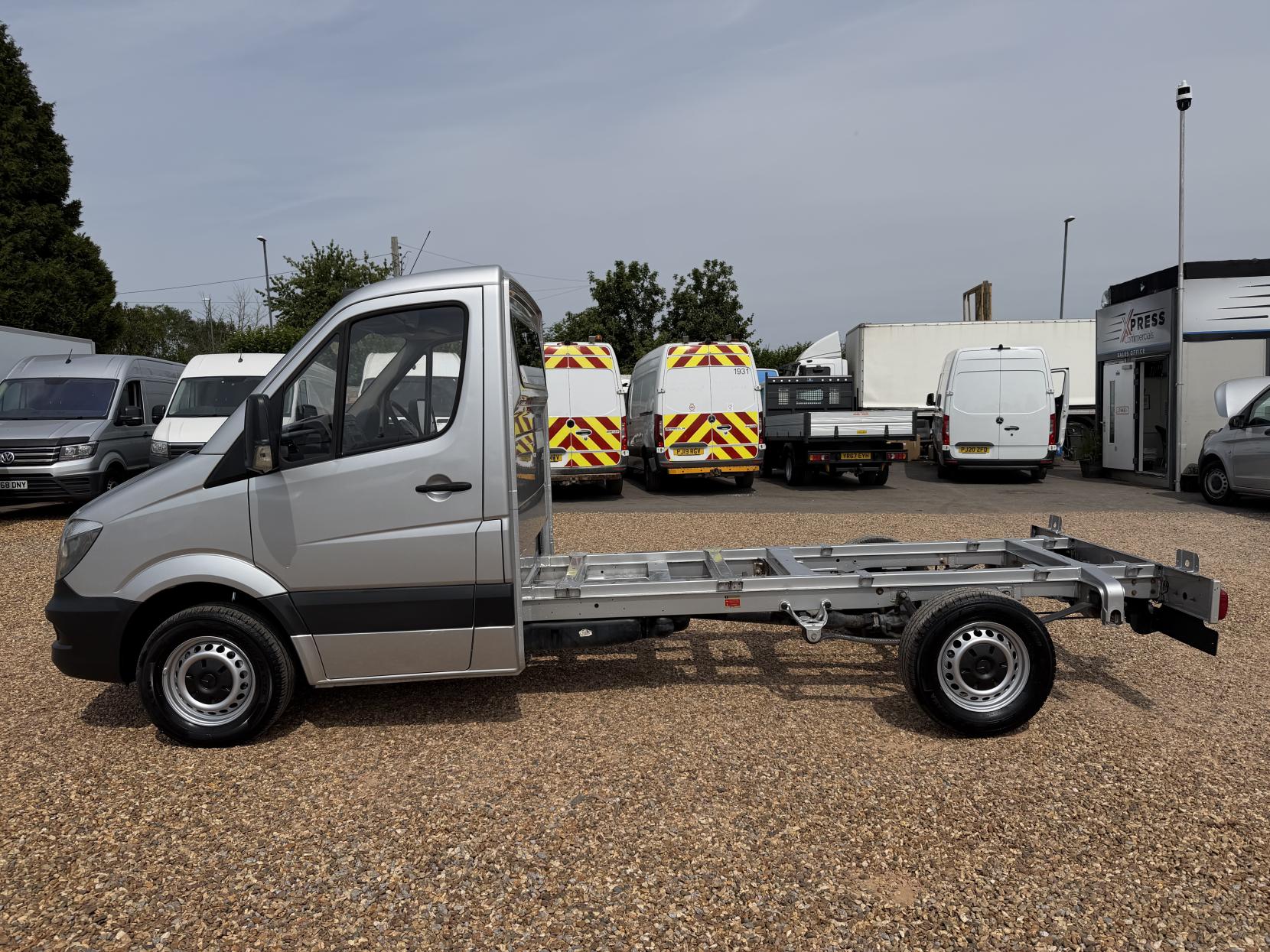 2014 Mercedes-Benz Sprinter 2.1 313 CDI Chassis Cab 2dr Diesel Manual RWD L2 (129 bhp) - Thumbnail 8