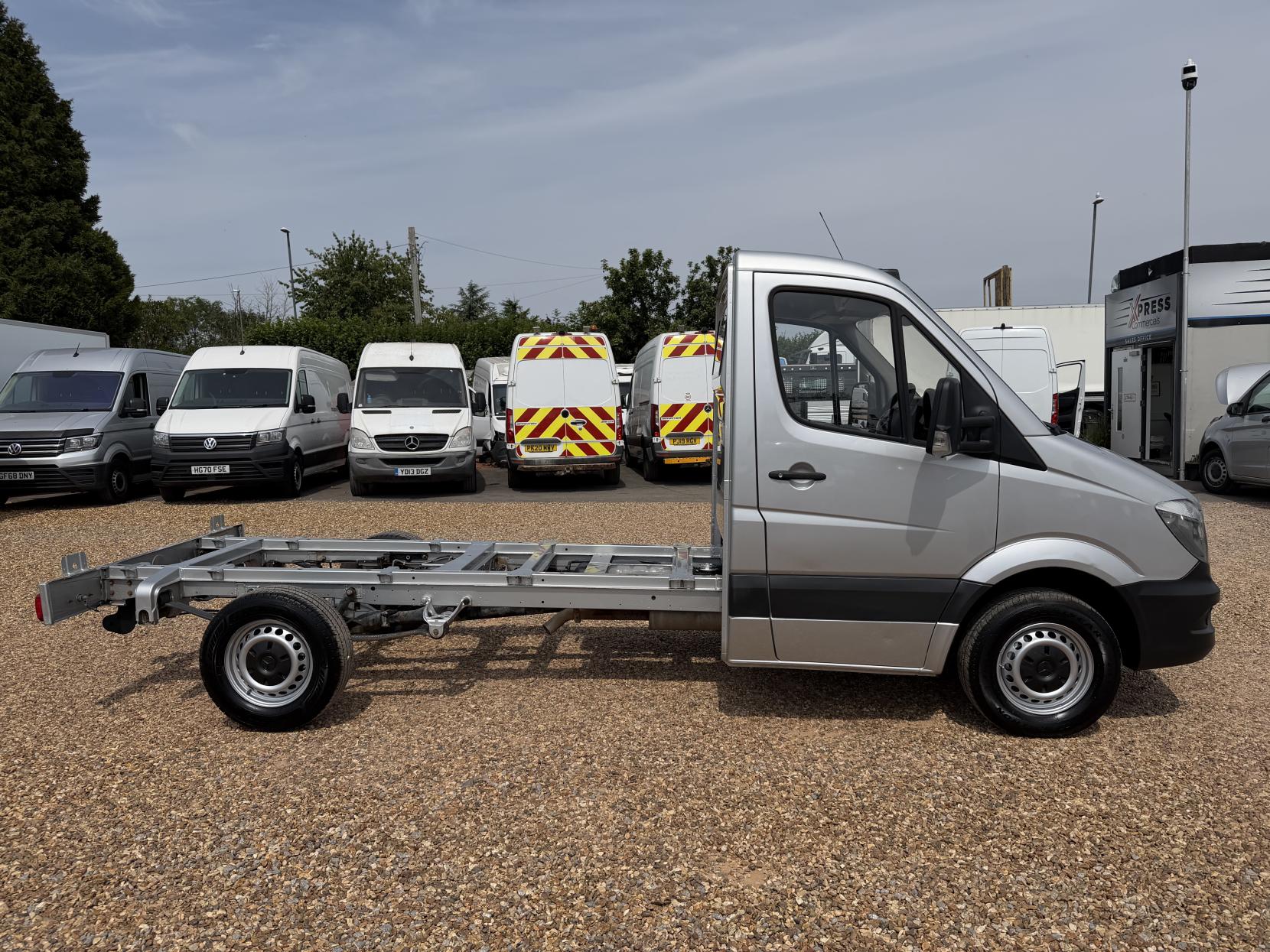 2014 Mercedes-Benz Sprinter 2.1 313 CDI Chassis Cab 2dr Diesel Manual RWD L2 (129 bhp) - Thumbnail 12