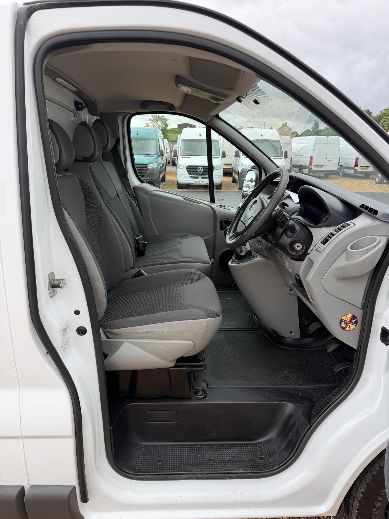 2013 Vauxhall Vivaro 2.0 2900 CDTi ecoFLEX Panel Van 4dr Diesel Manual FWD L1 (180 g/km, 113 bhp) - Thumbnail 15