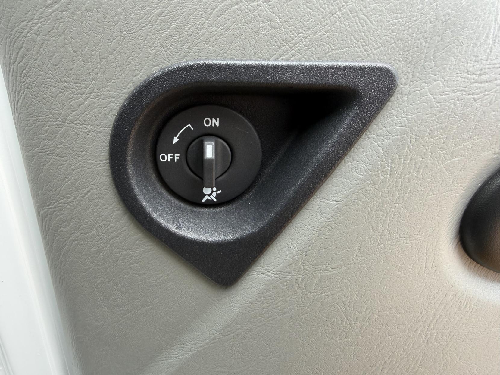 2013 Vauxhall Vivaro 2.0 2900 CDTi ecoFLEX Panel Van 4dr Diesel Manual FWD L1 (180 g/km, 113 bhp) - Thumbnail 39