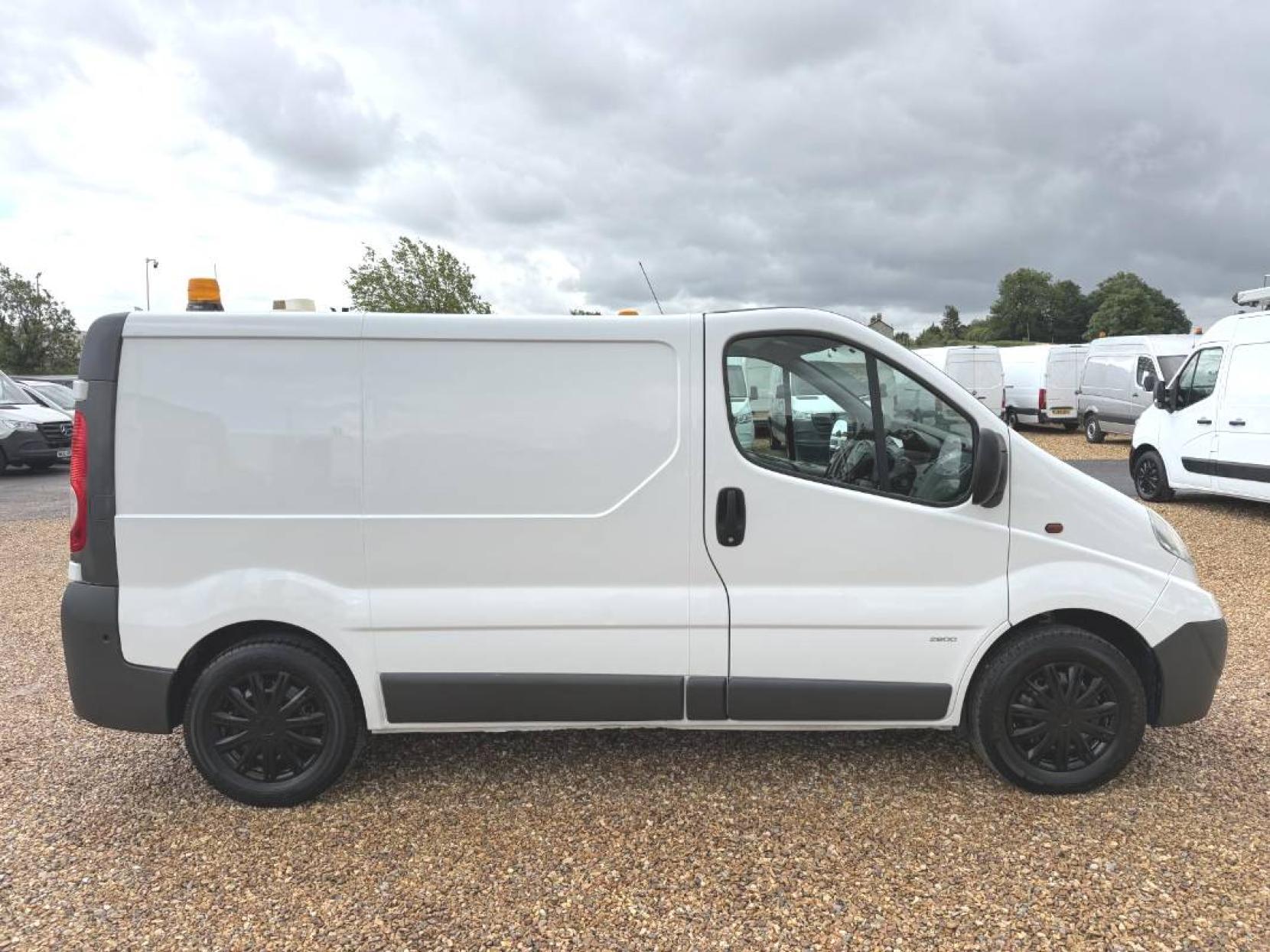 2013 Vauxhall Vivaro 2.0 2900 CDTi ecoFLEX Panel Van 4dr Diesel Manual FWD L1 (180 g/km, 113 bhp) - Thumbnail 12