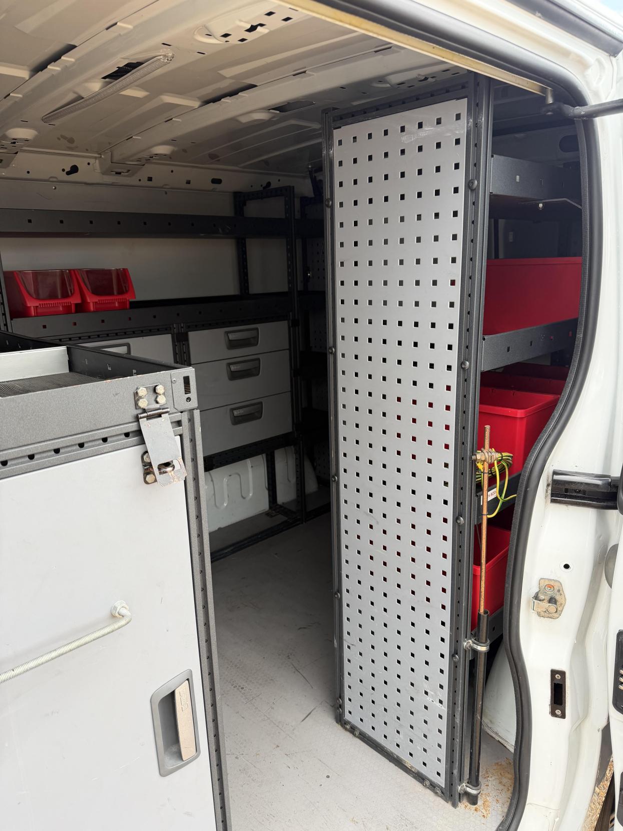 2013 Vauxhall Vivaro 2.0 2900 CDTi ecoFLEX Panel Van 4dr Diesel Manual FWD L1 (180 g/km, 113 bhp) - Thumbnail 31