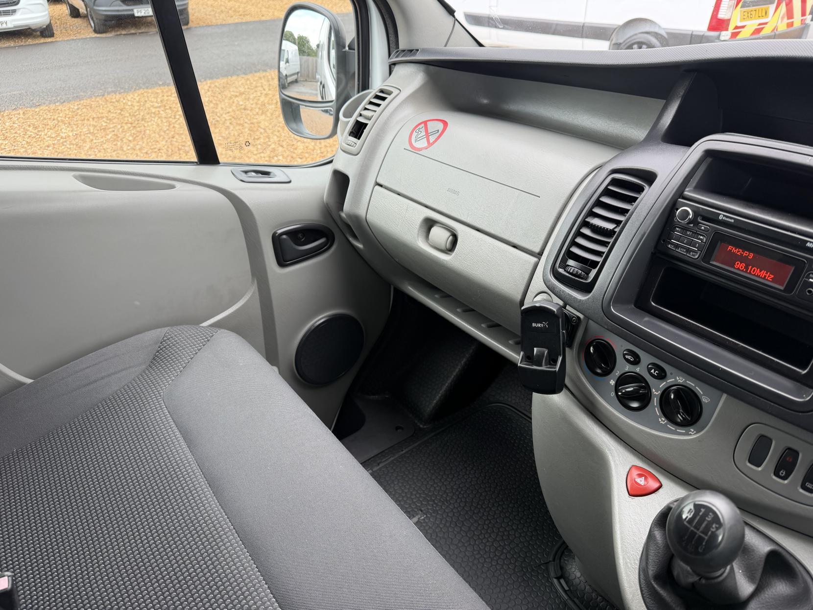 2013 Vauxhall Vivaro 2.0 2900 CDTi ecoFLEX Panel Van 4dr Diesel Manual FWD L1 (180 g/km, 113 bhp) - Thumbnail 47