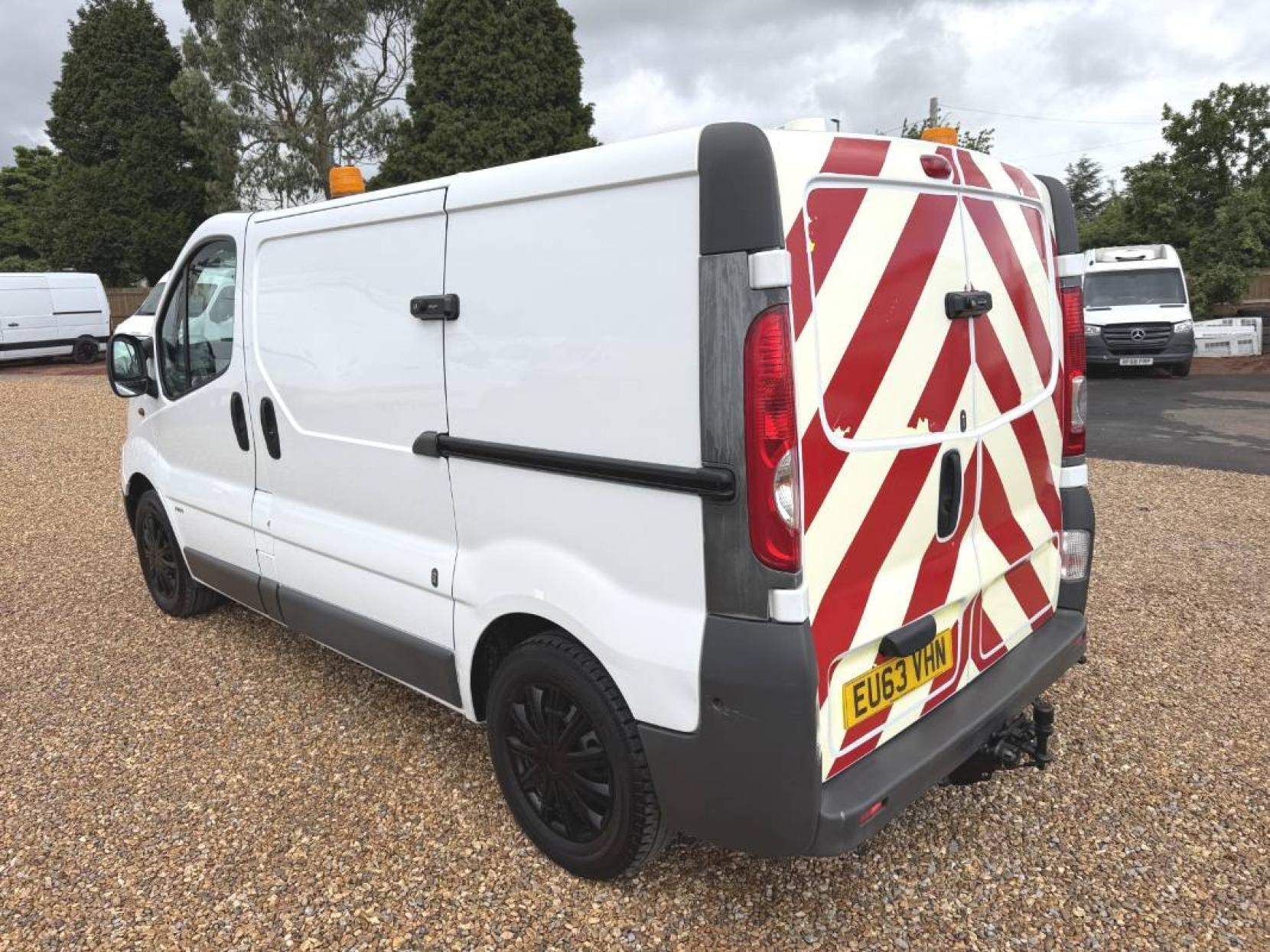 2013 Vauxhall Vivaro 2.0 2900 CDTi ecoFLEX Panel Van 4dr Diesel Manual FWD L1 (180 g/km, 113 bhp) - Thumbnail 9