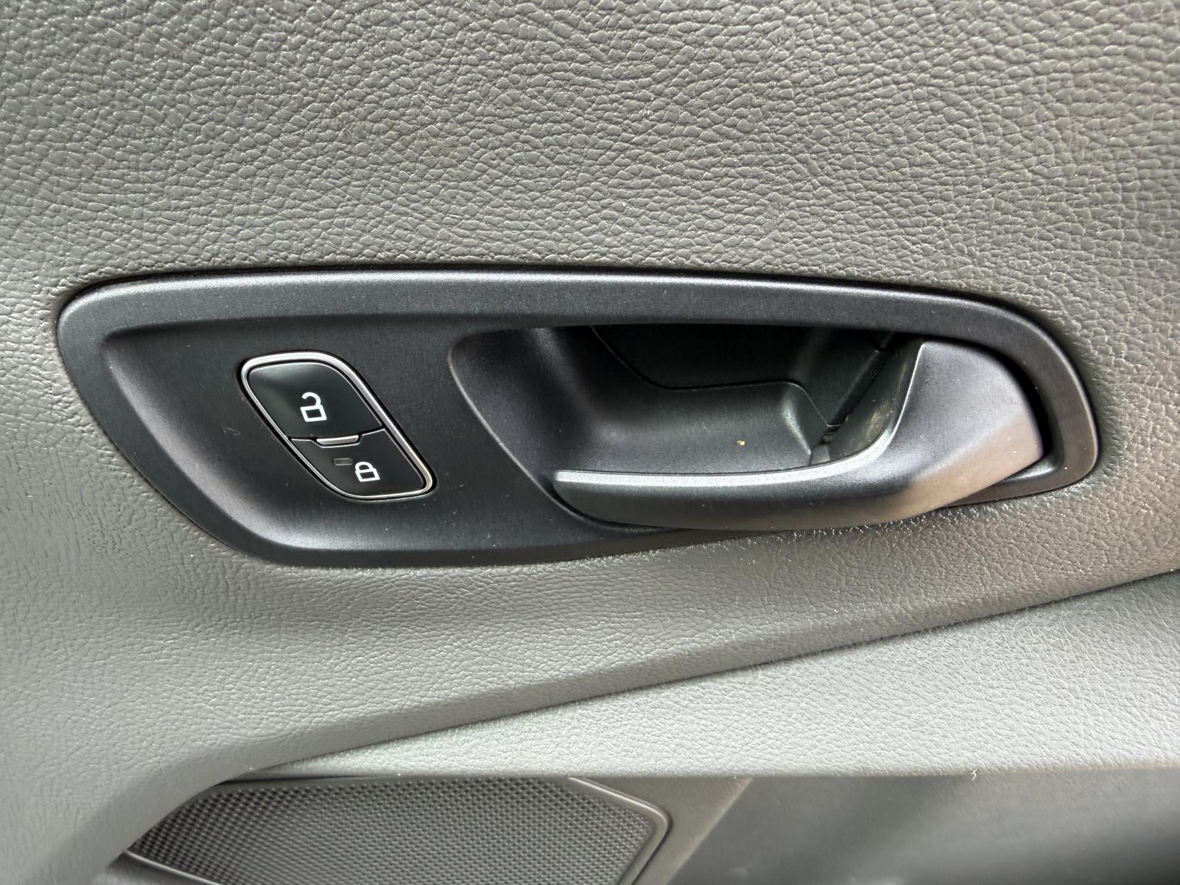 Ford Transit 2.0 350 EcoBlue Leader Panel Van 5dr Diesel Manual RWD L2 H3 Euro 6 (s/s) (130 ps)