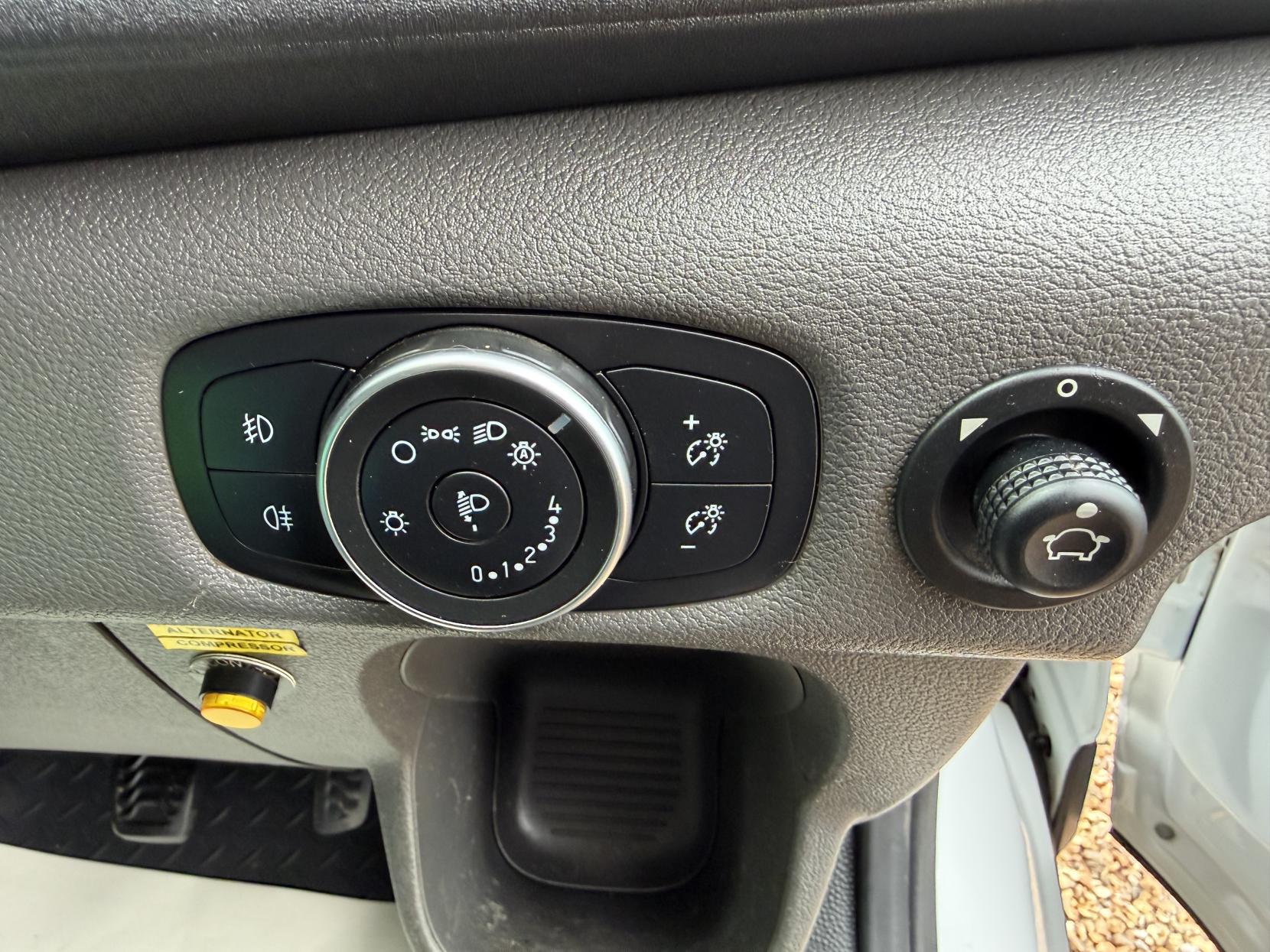 Ford Transit 2.0 350 EcoBlue Leader Panel Van 5dr Diesel Manual RWD L2 H3 Euro 6 (s/s) (130 ps)