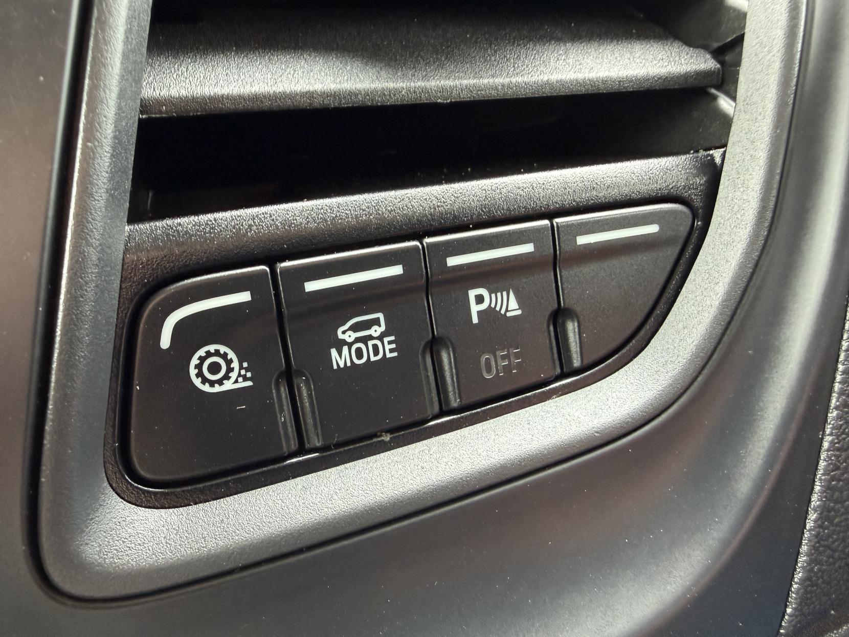 Ford Transit 2.0 350 EcoBlue Leader Panel Van 5dr Diesel Manual RWD L2 H3 Euro 6 (s/s) (130 ps)