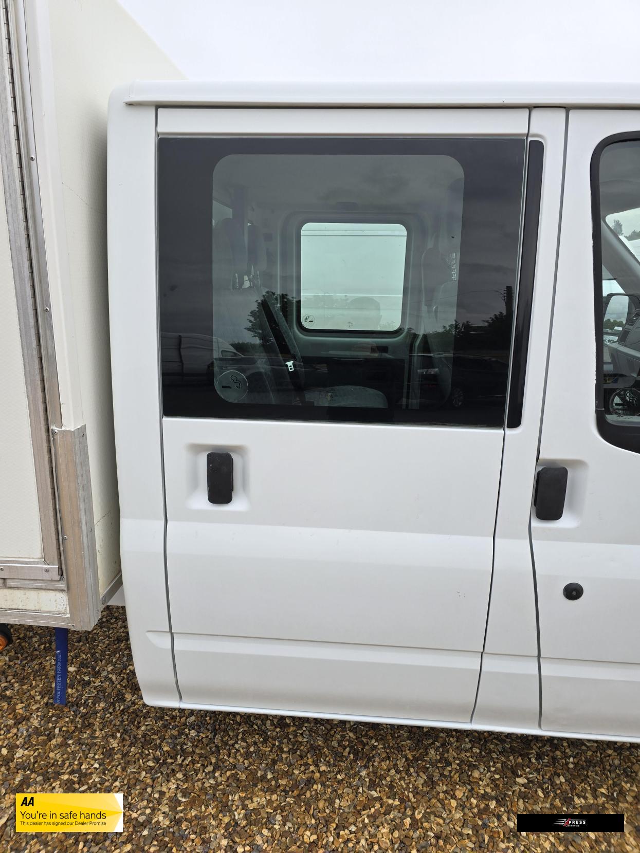 Ford Transit Transit 2.2 TDCi 350 Chassis Cab 4dr Diesel Manual RWD L4 (DRW) (123 bhp)