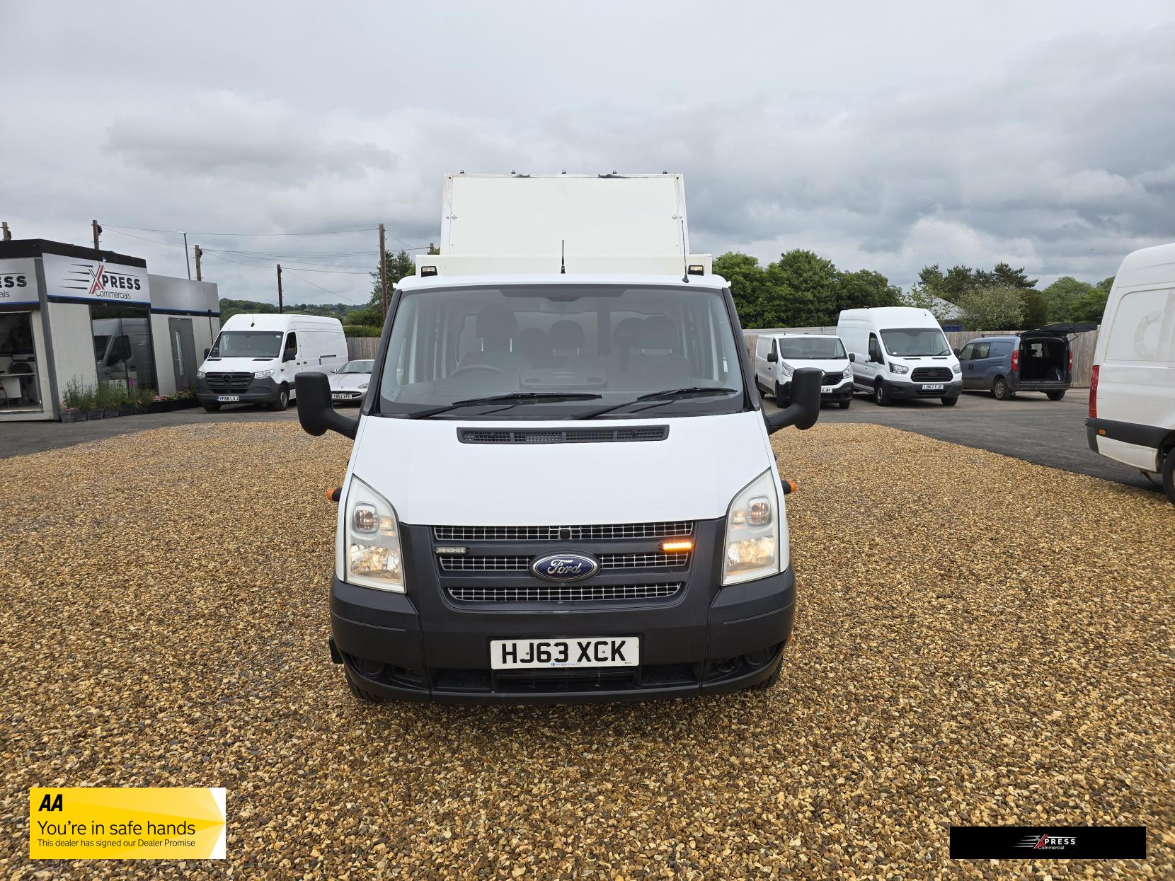 Ford Transit Transit 2.2 TDCi 350 Chassis Cab 4dr Diesel Manual RWD L4 (DRW) (123 bhp)