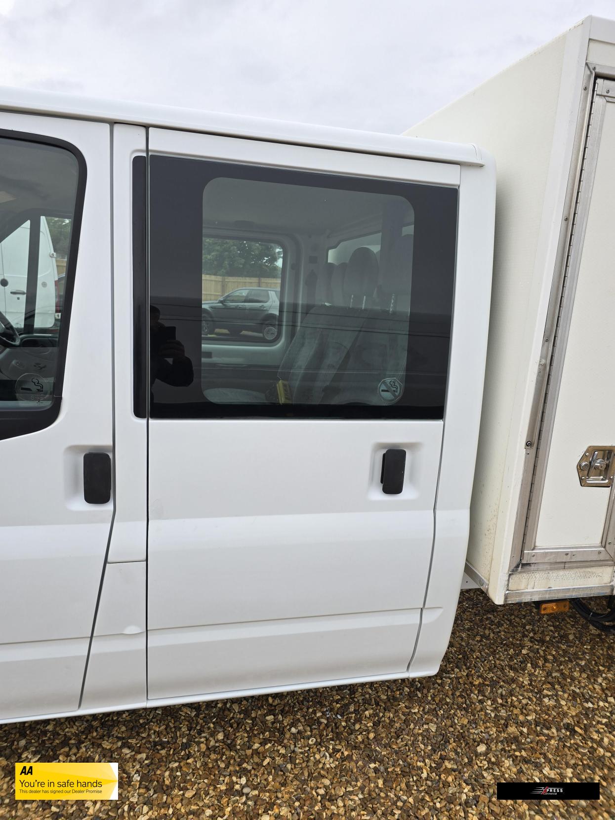 Ford Transit Transit 2.2 TDCi 350 Chassis Cab 4dr Diesel Manual RWD L4 (DRW) (123 bhp)