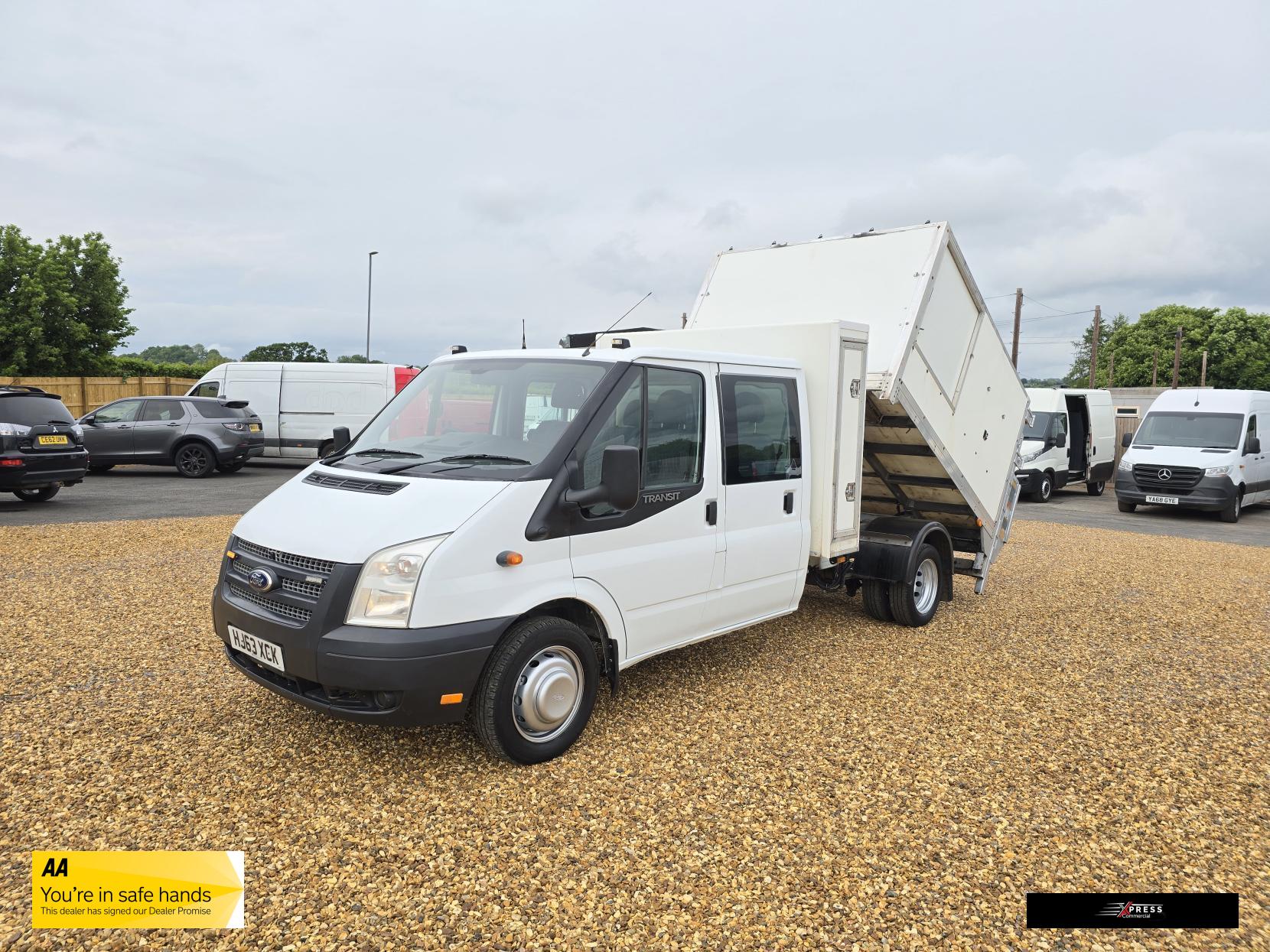 Ford Transit Transit 2.2 TDCi 350 Chassis Cab 4dr Diesel Manual RWD L4 (DRW) (123 bhp)