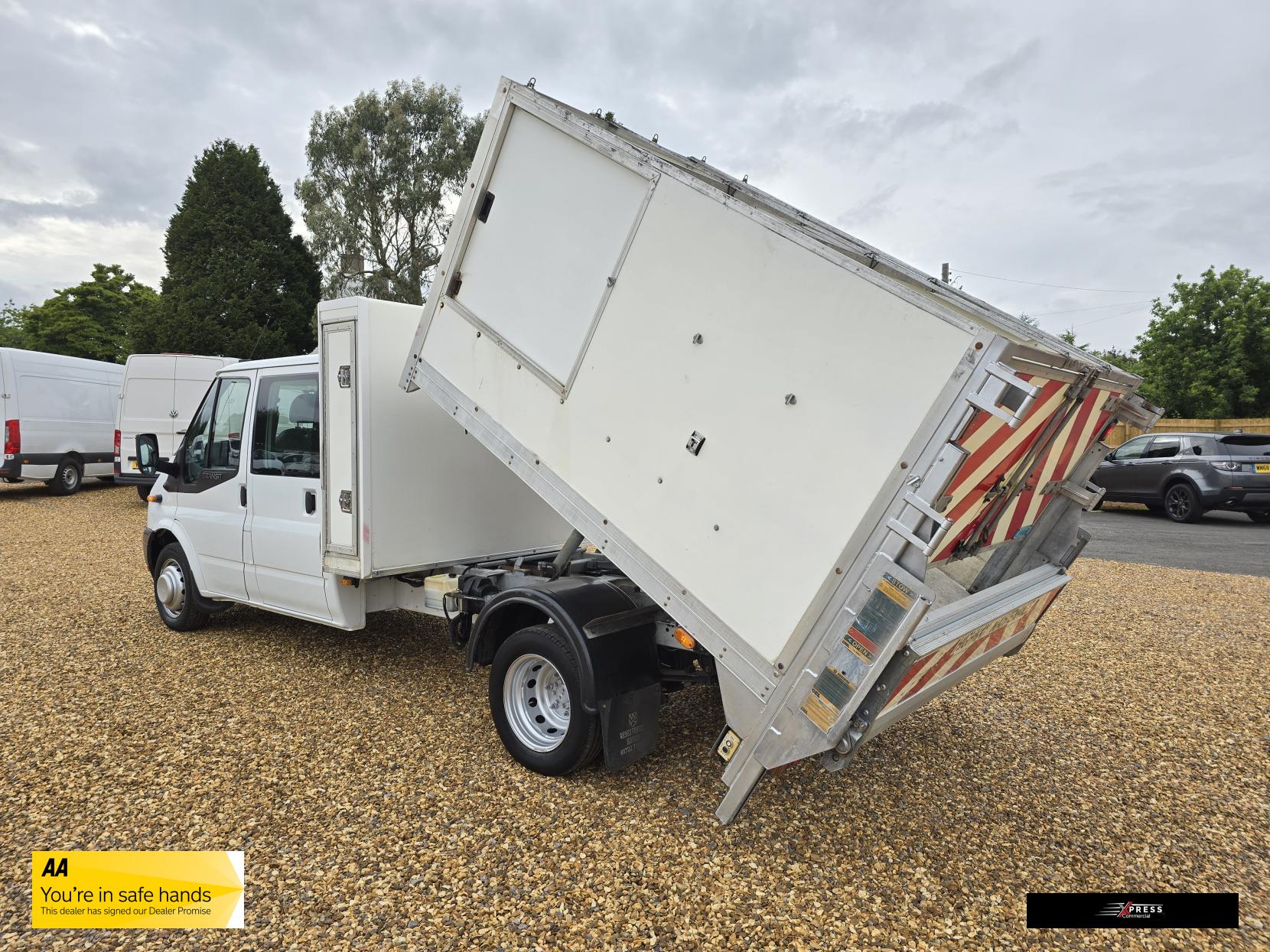 Ford Transit Transit 2.2 TDCi 350 Chassis Cab 4dr Diesel Manual RWD L4 (DRW) (123 bhp)