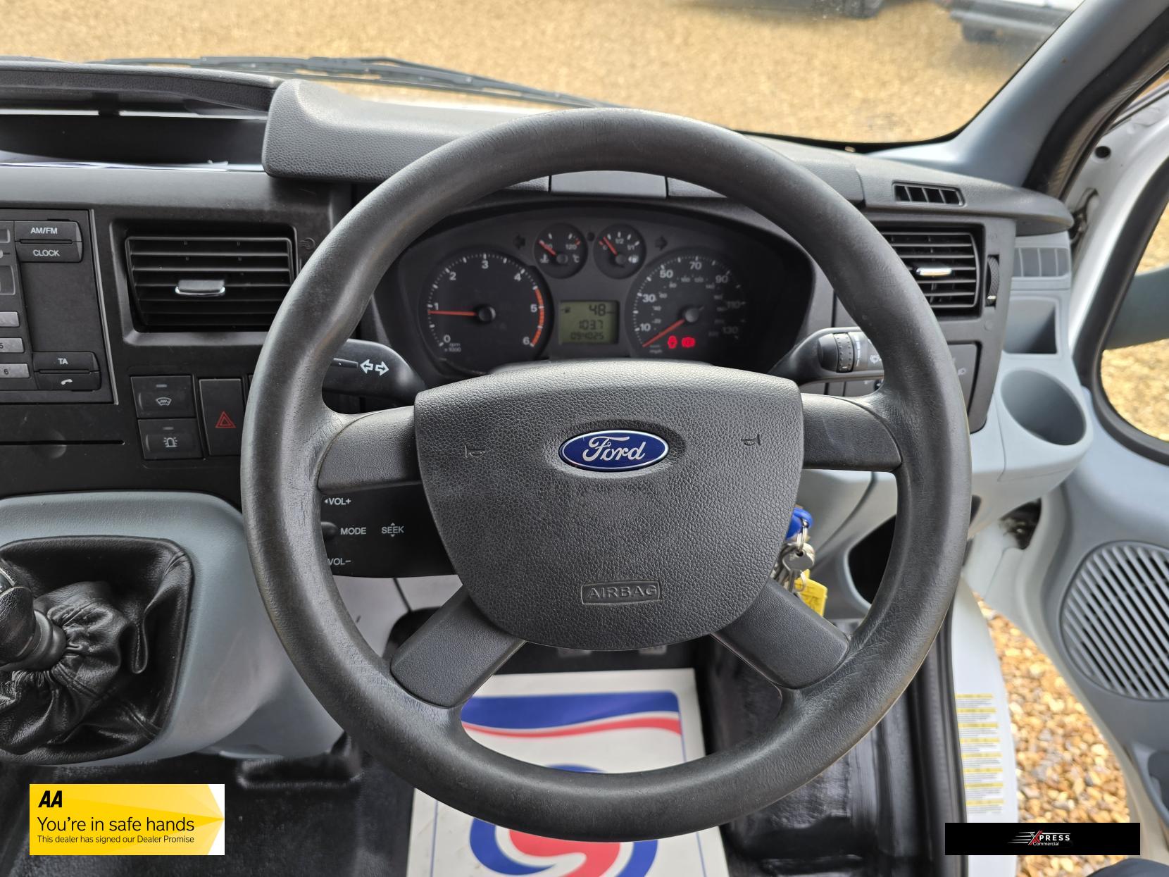 Ford Transit Transit 2.2 TDCi 350 Chassis Cab 4dr Diesel Manual RWD L4 (DRW) (123 bhp)