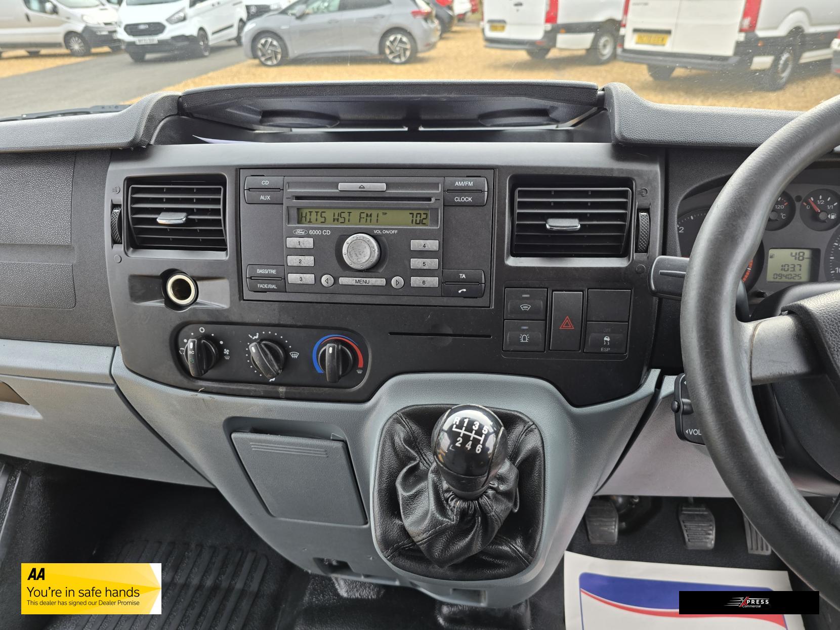 Ford Transit Transit 2.2 TDCi 350 Chassis Cab 4dr Diesel Manual RWD L4 (DRW) (123 bhp)