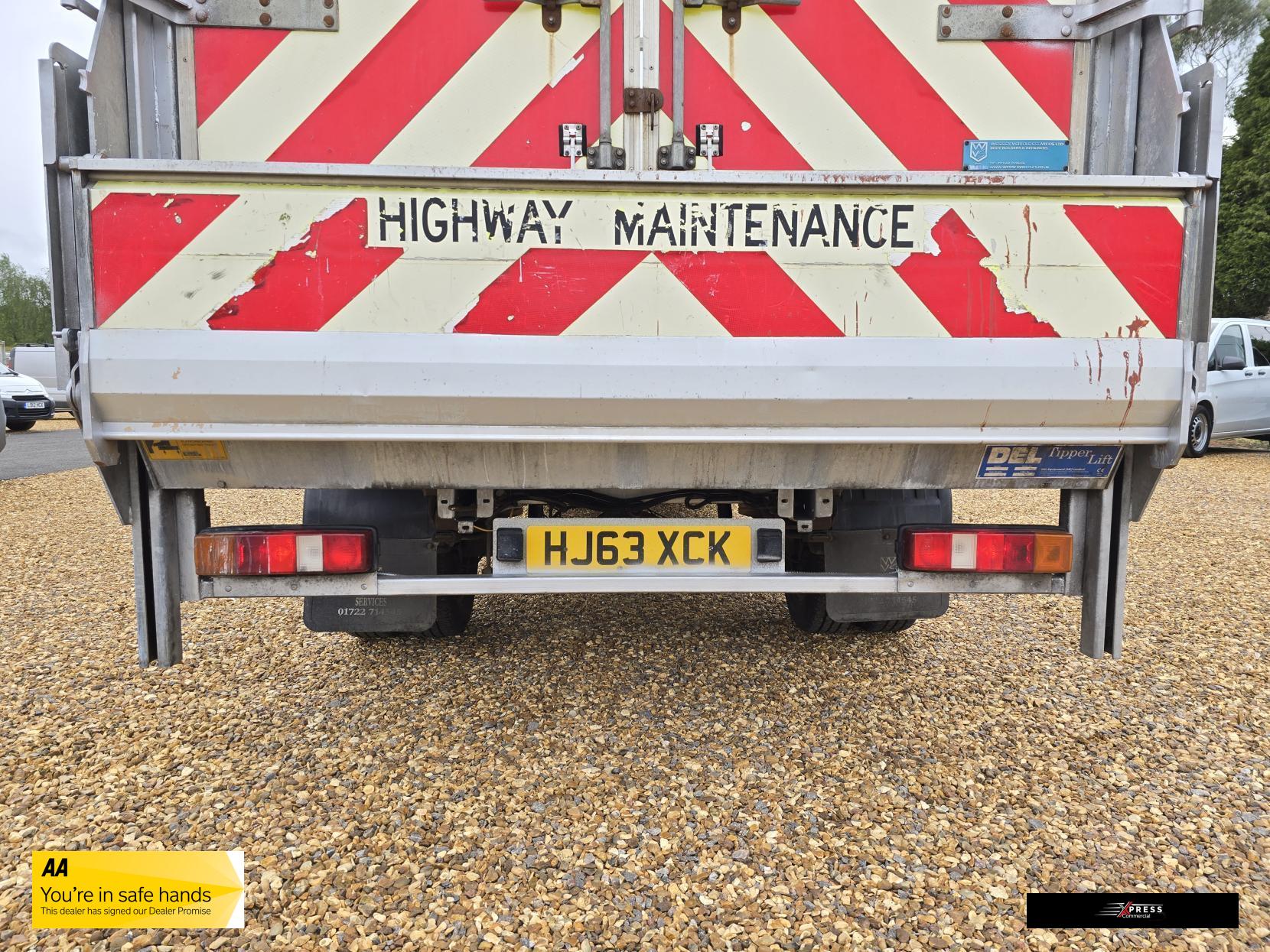 Ford Transit Transit 2.2 TDCi 350 Chassis Cab 4dr Diesel Manual RWD L4 (DRW) (123 bhp)