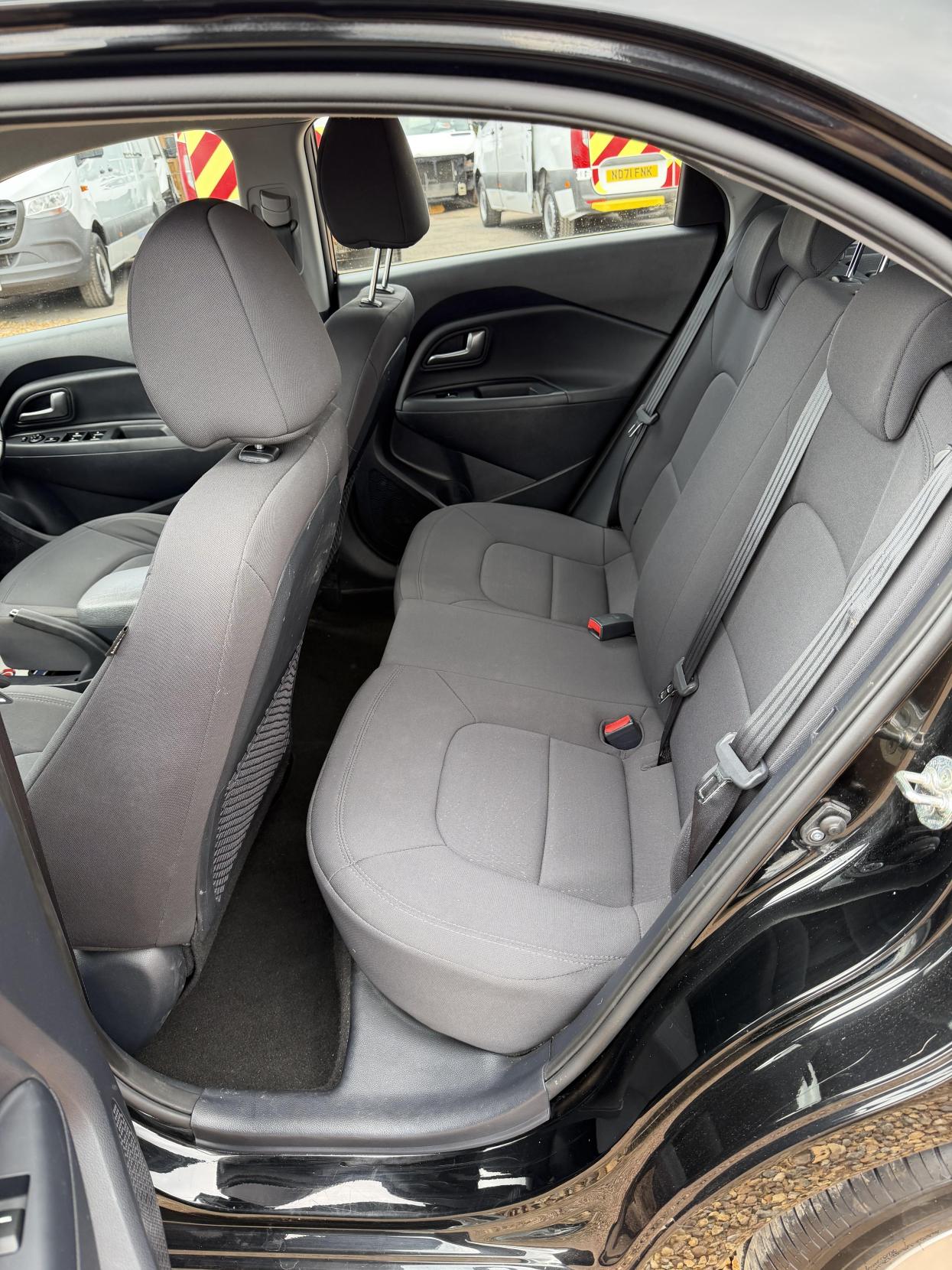 2014 Kia Rio 1.25 2 Hatchback 5dr Petrol Manual Euro 5 (84 bhp) - Thumbnail 14