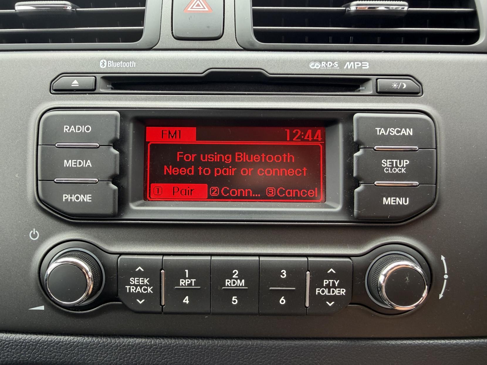 2014 Kia Rio 1.25 2 Hatchback 5dr Petrol Manual Euro 5 (84 bhp) - Thumbnail 27