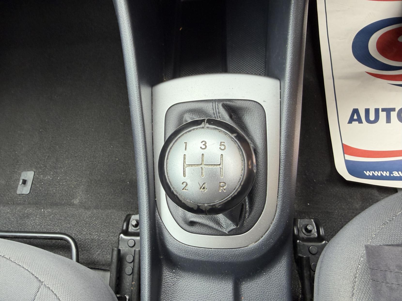 2014 Kia Rio 1.25 2 Hatchback 5dr Petrol Manual Euro 5 (84 bhp) - Thumbnail 30