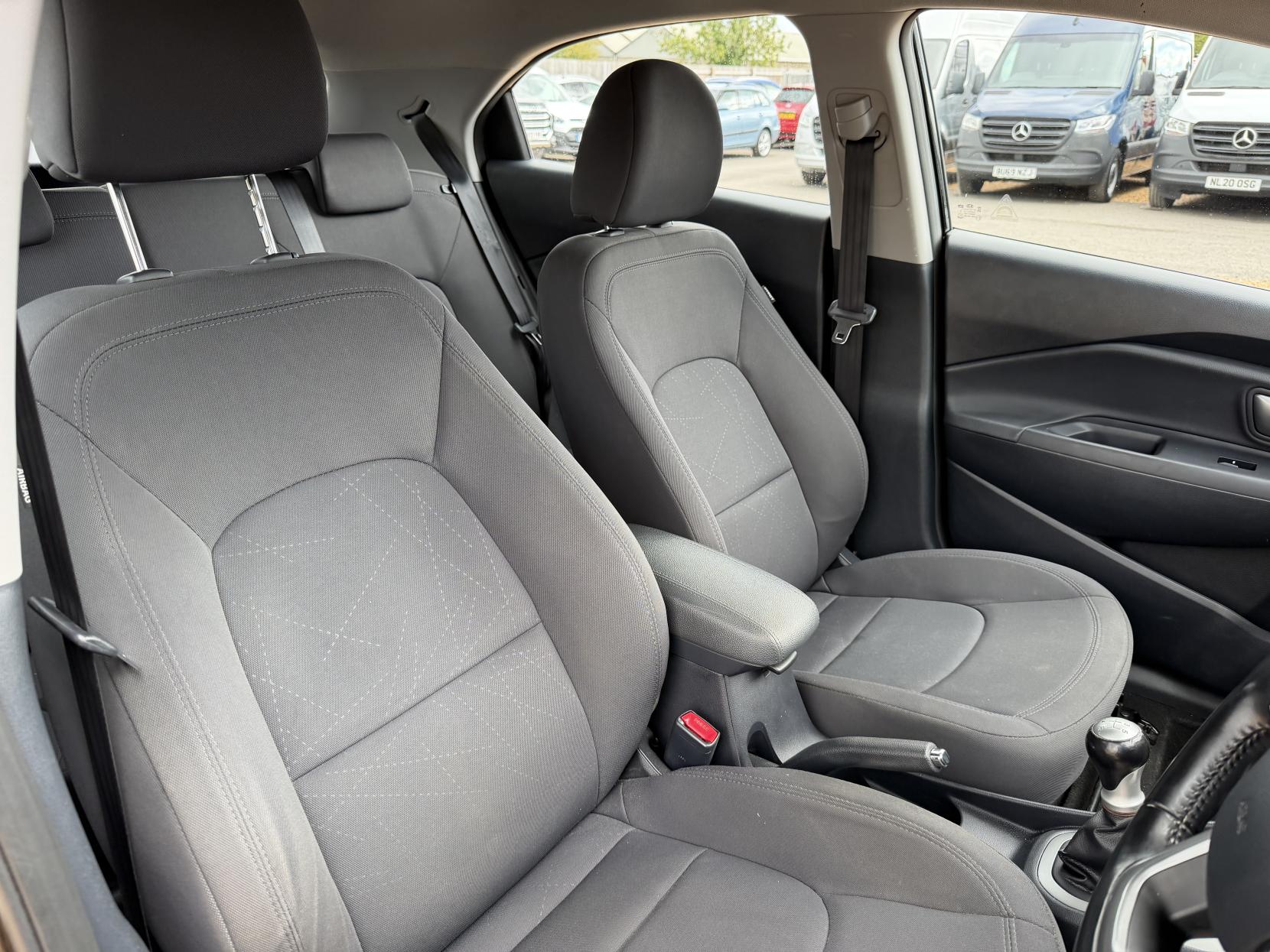 2014 Kia Rio 1.25 2 Hatchback 5dr Petrol Manual Euro 5 (84 bhp) - Thumbnail 13