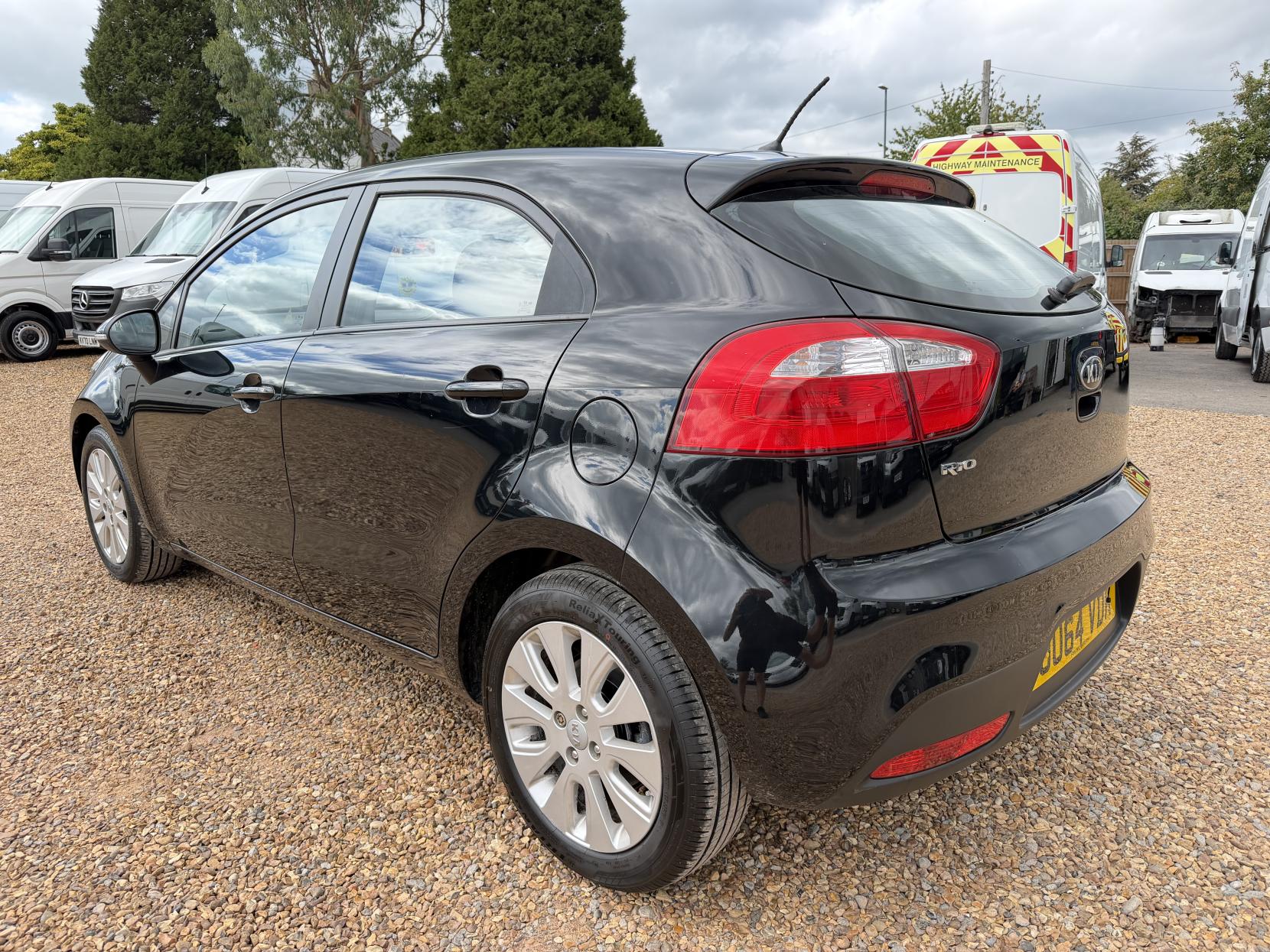 2014 Kia Rio 1.25 2 Hatchback 5dr Petrol Manual Euro 5 (84 bhp) - Thumbnail 6