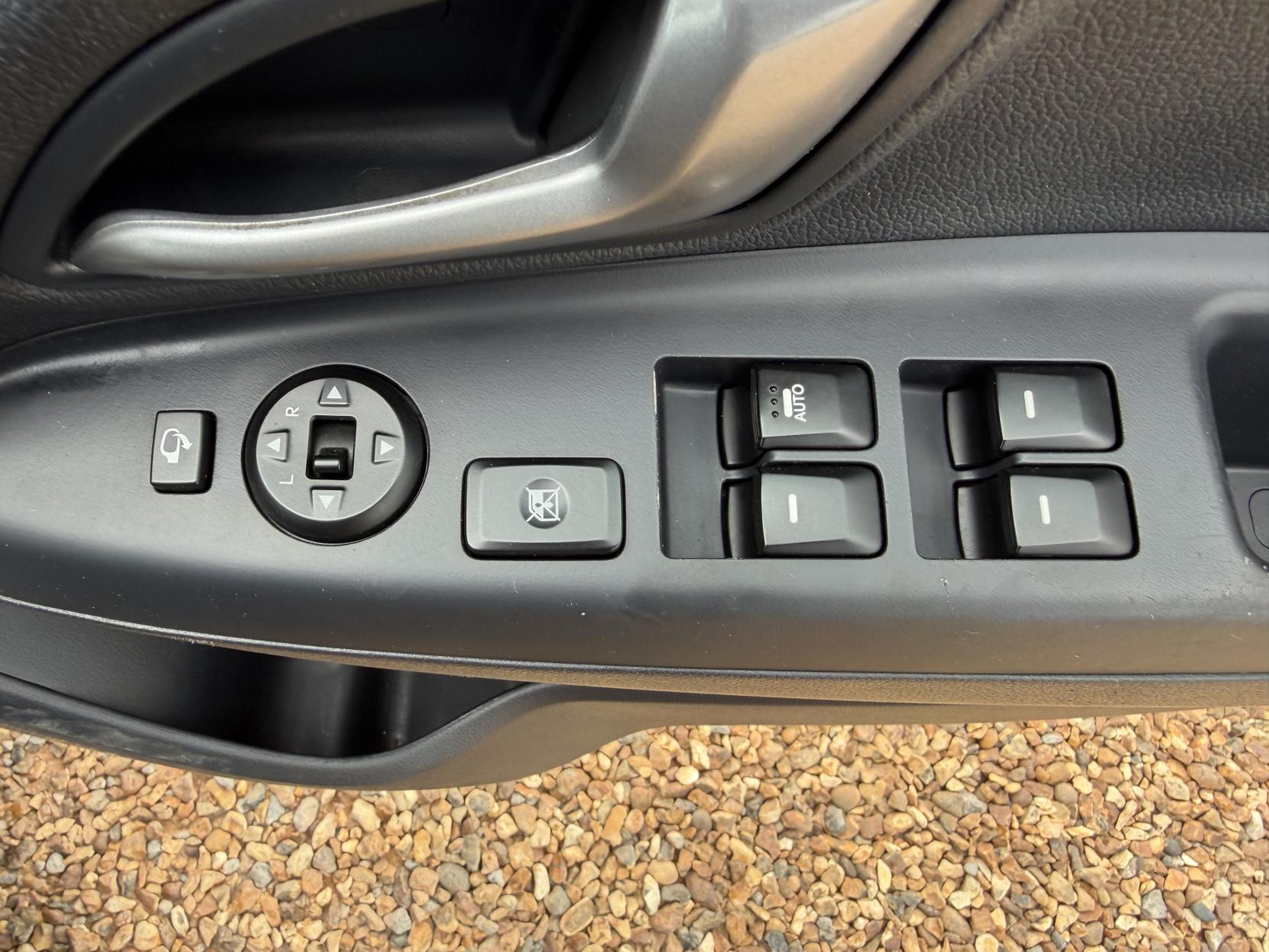 2014 Kia Rio 1.25 2 Hatchback 5dr Petrol Manual Euro 5 (84 bhp) - Thumbnail 22