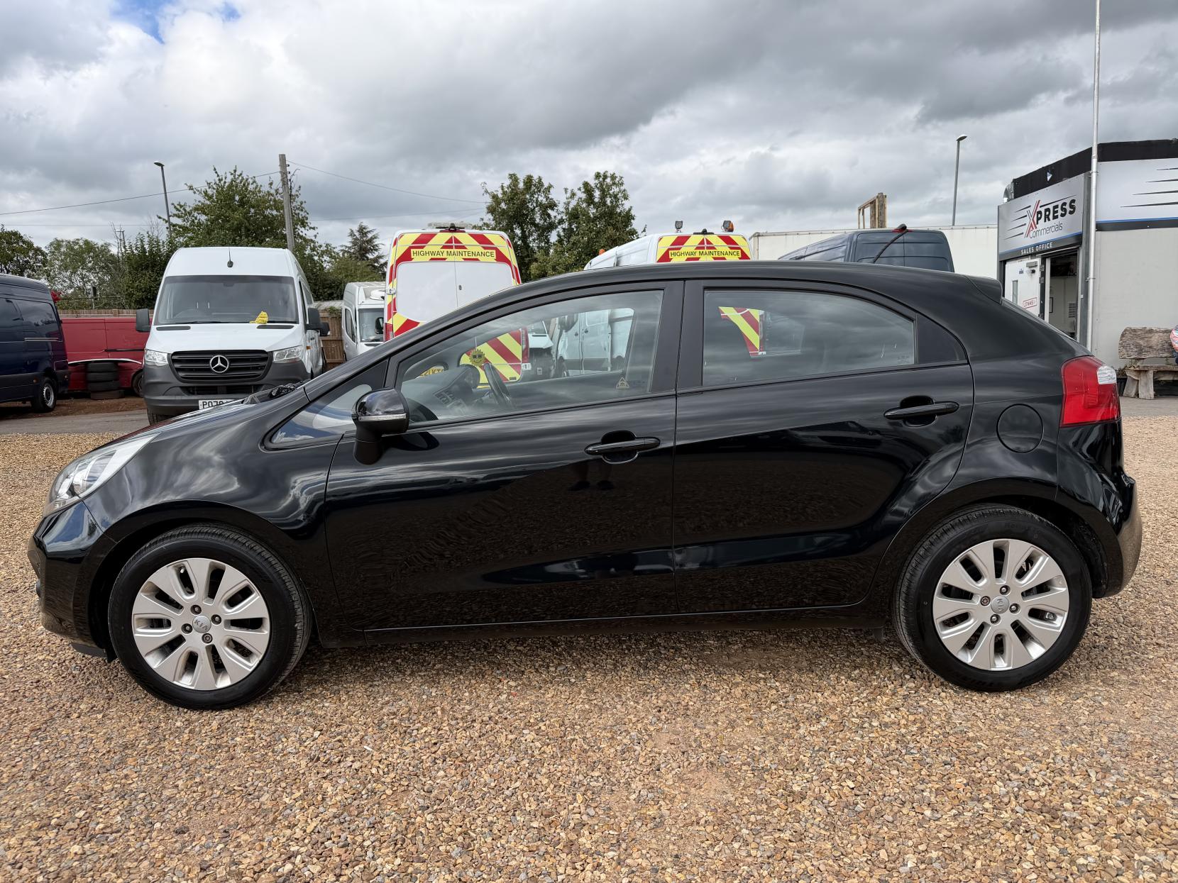 2014 Kia Rio 1.25 2 Hatchback 5dr Petrol Manual Euro 5 (84 bhp) - Thumbnail 7