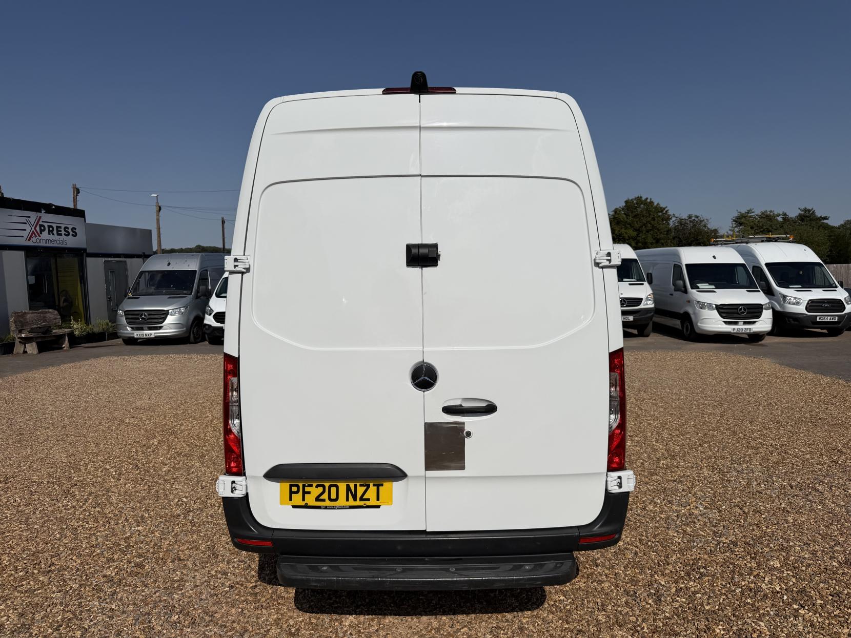 2020 Mercedes-Benz Sprinter 2.1 311 CDI Panel Van 5dr Diesel Manual RWD L3 H2 Euro 6 (114 ps) - Thumbnail 9